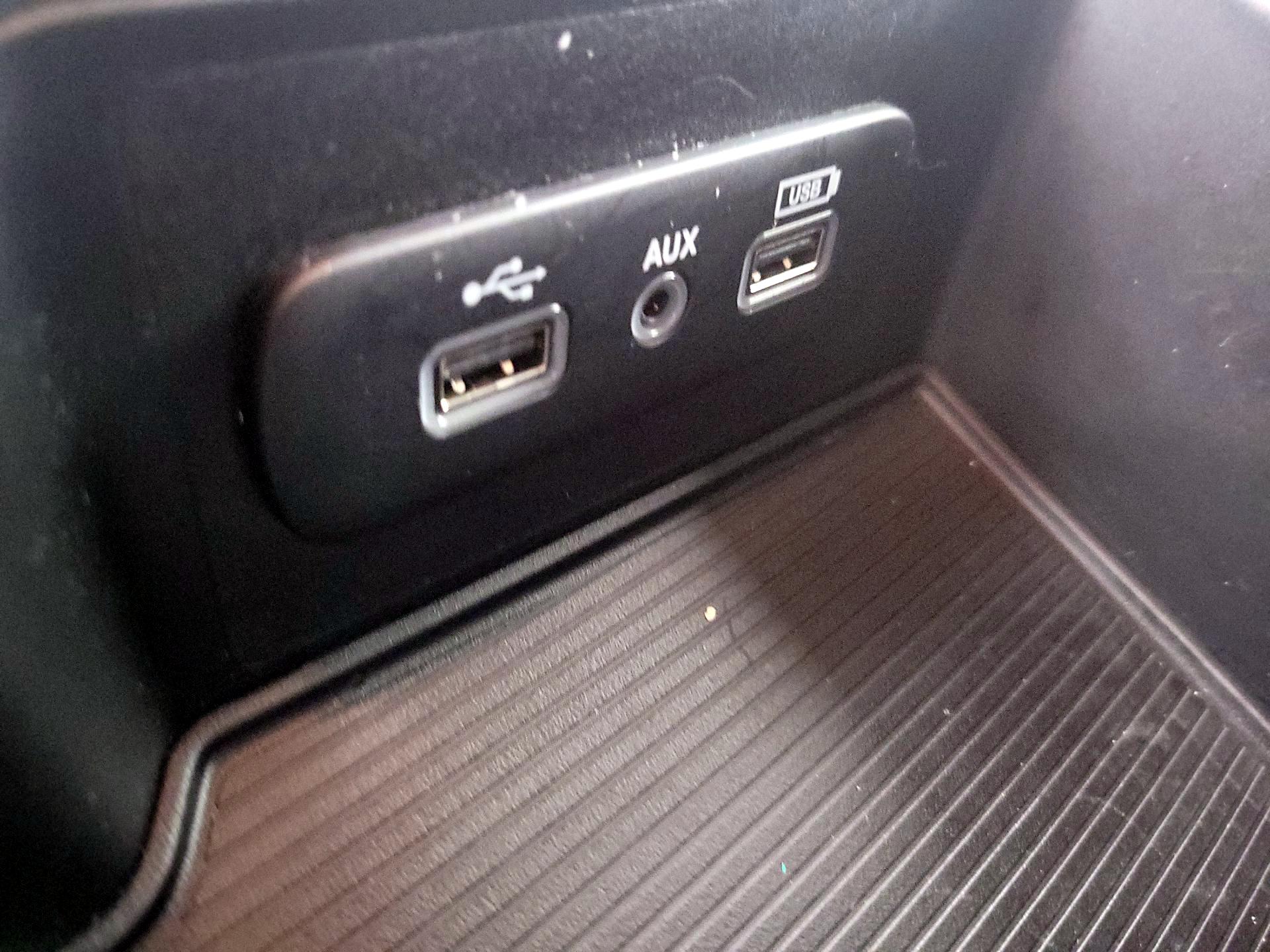 Thumbnail: 2020 RAM 1500 Classic - 18