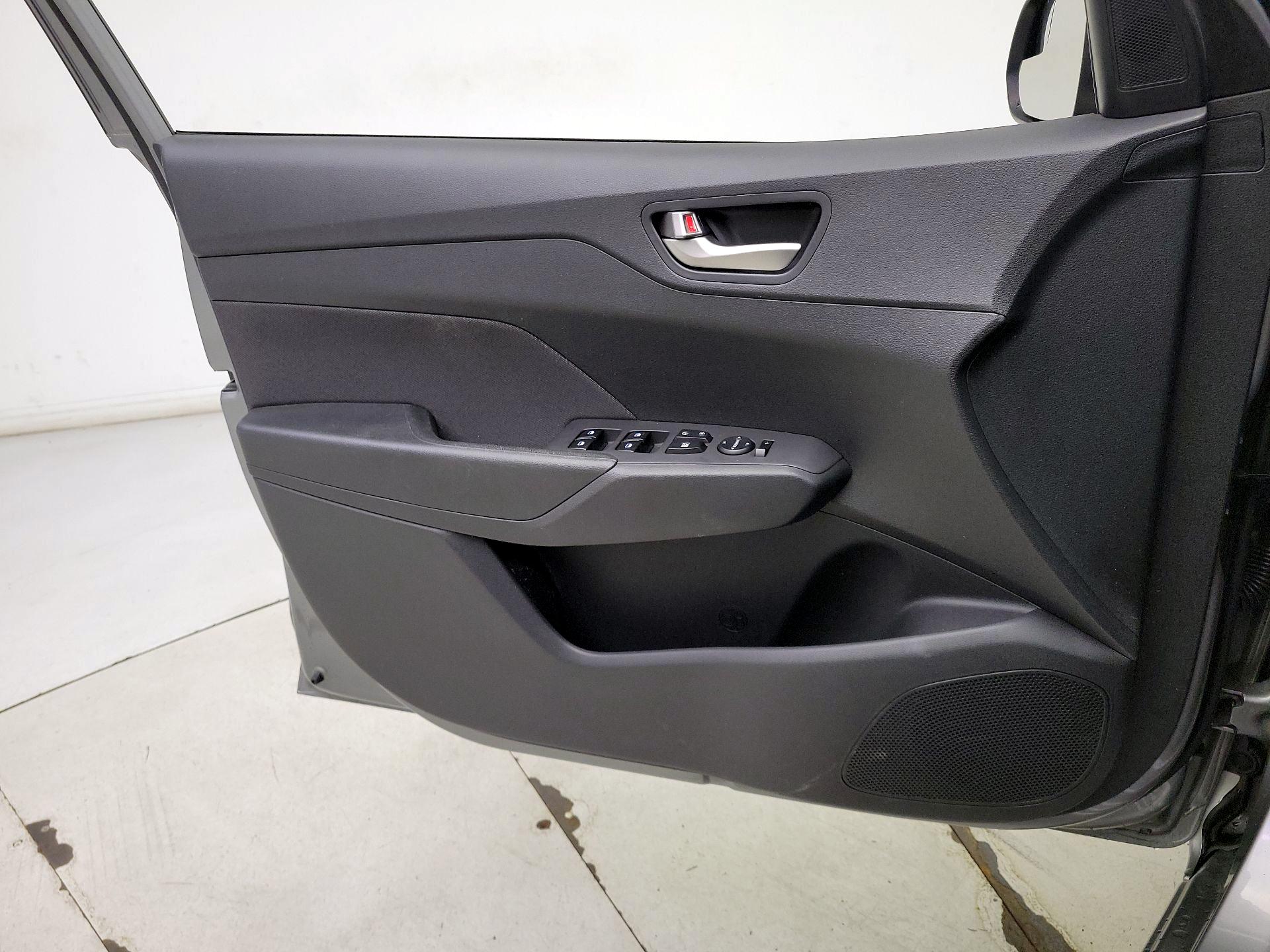 Thumbnail: 2021 Hyundai Accent - 12