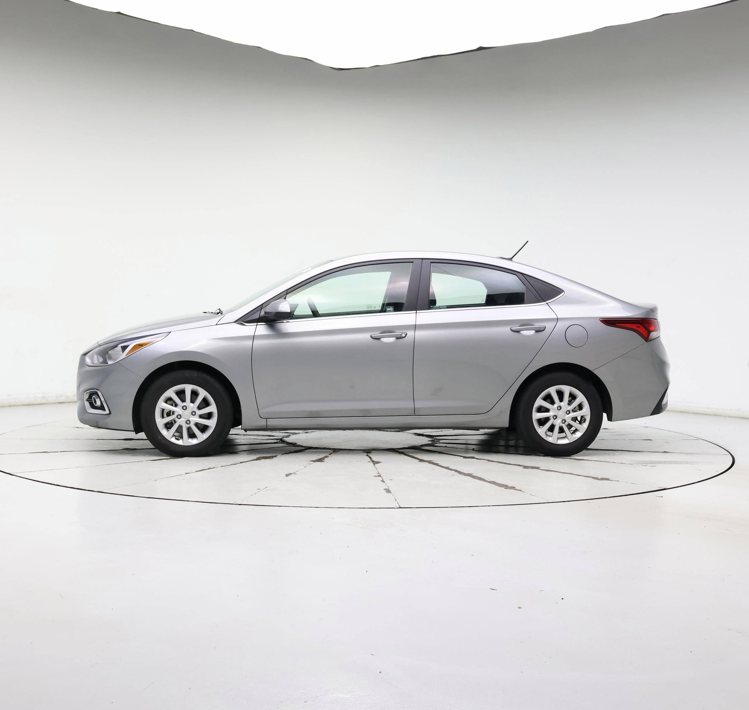 Thumbnail: 2021 Hyundai Accent - 3