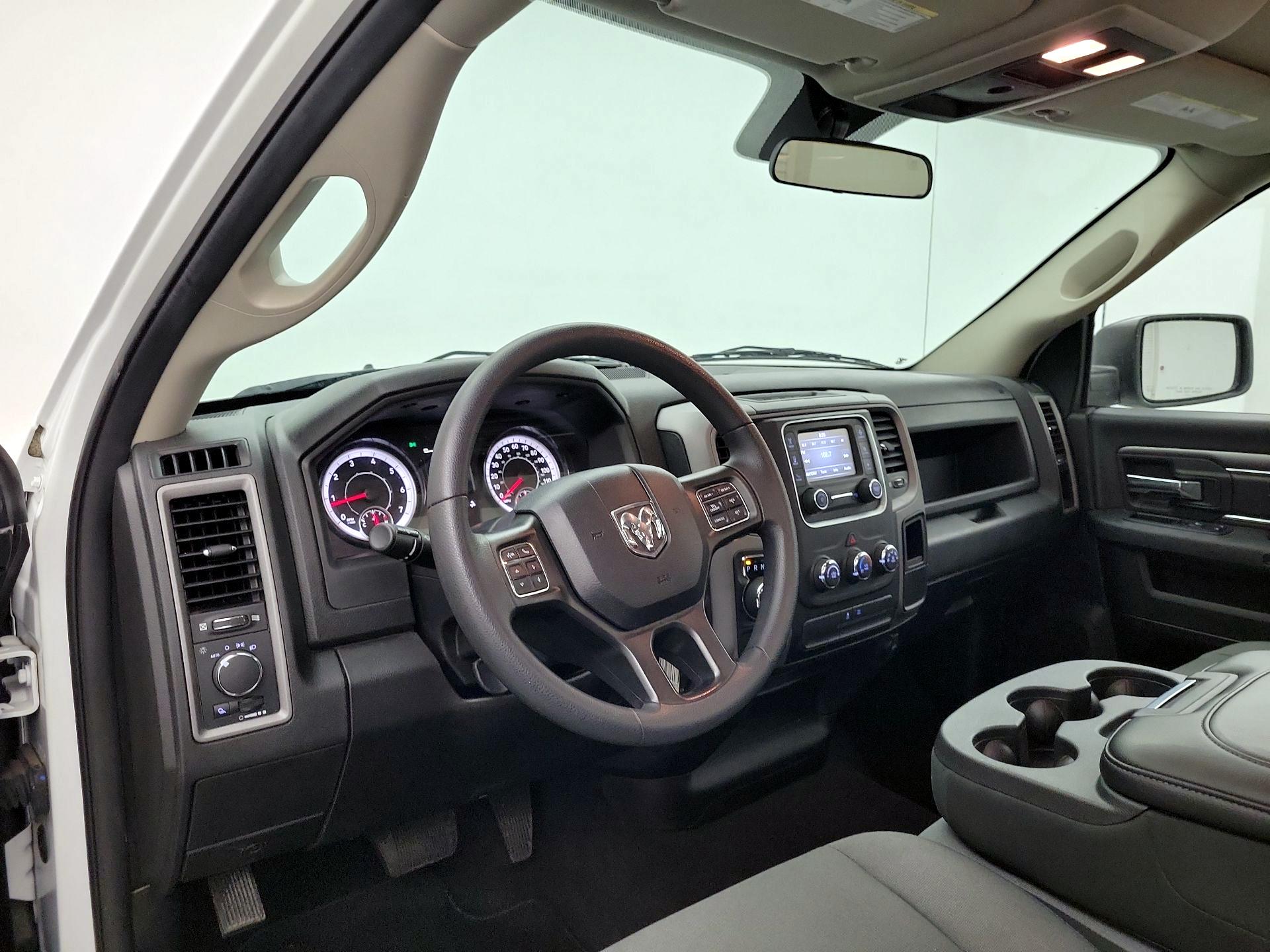 Thumbnail: 2021 RAM 1500 Classic - 9