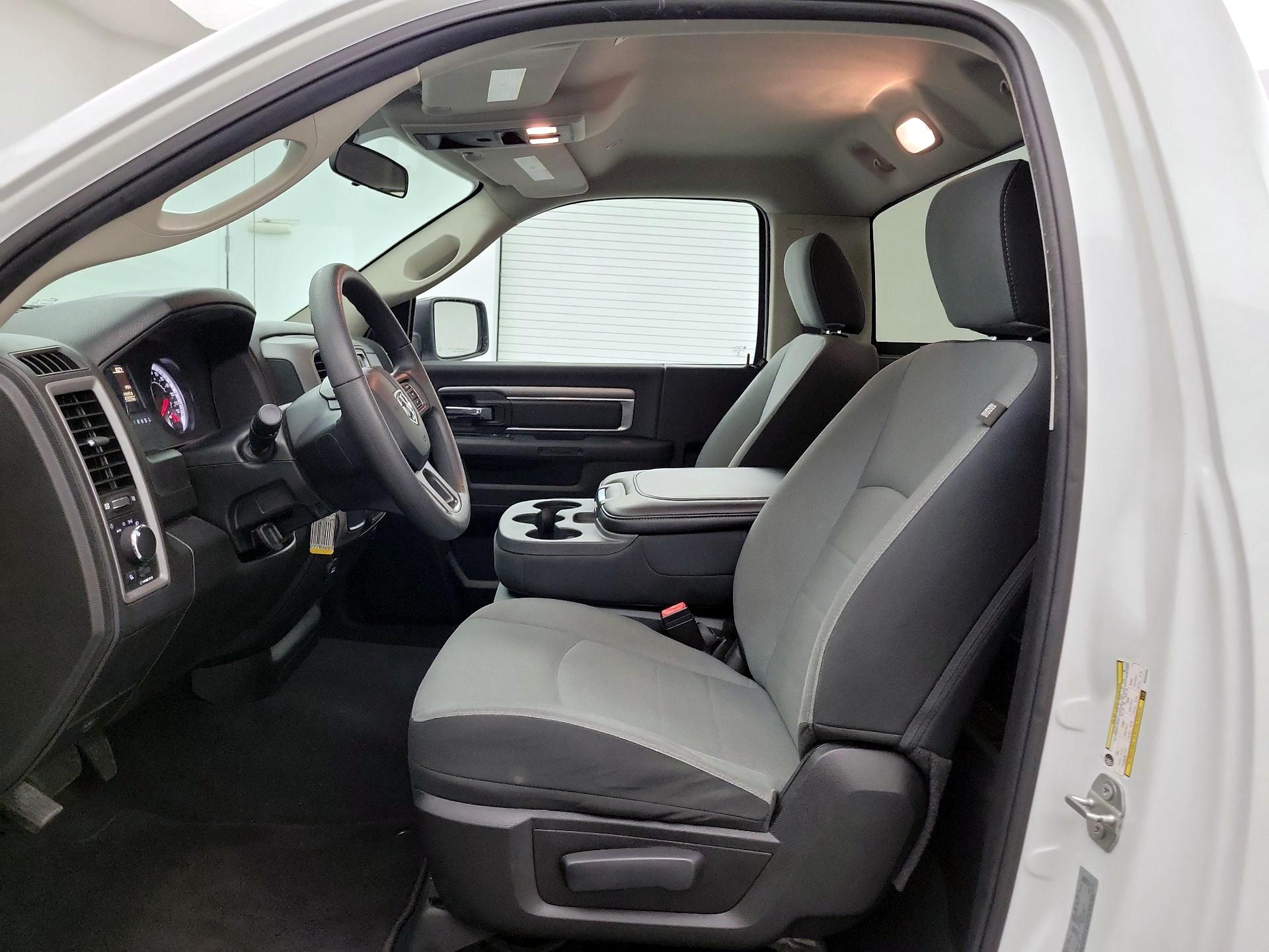 Thumbnail: 2021 RAM 1500 Classic - 11