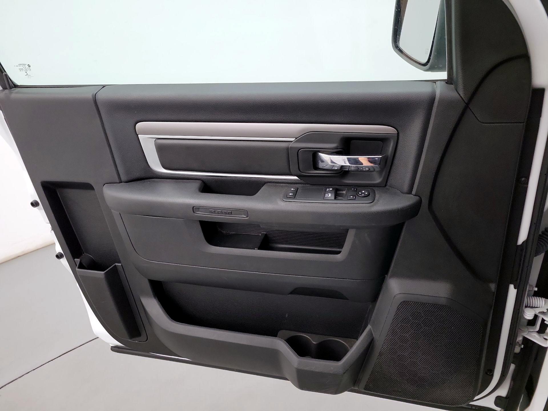 Thumbnail: 2021 RAM 1500 Classic - 12
