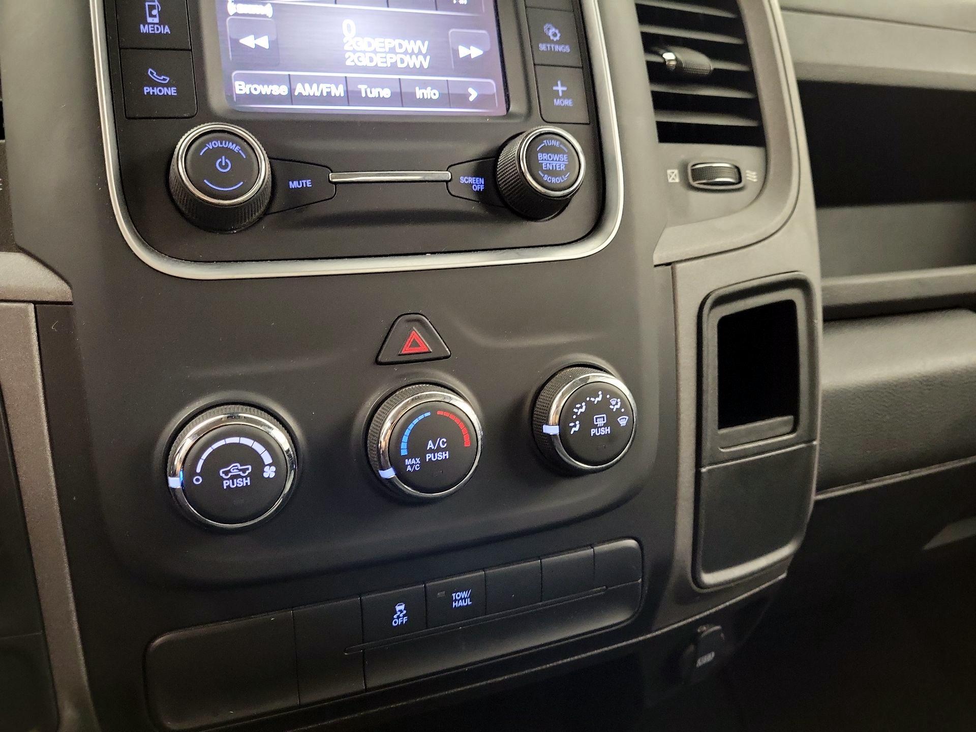 Thumbnail: 2021 RAM 1500 Classic - 16
