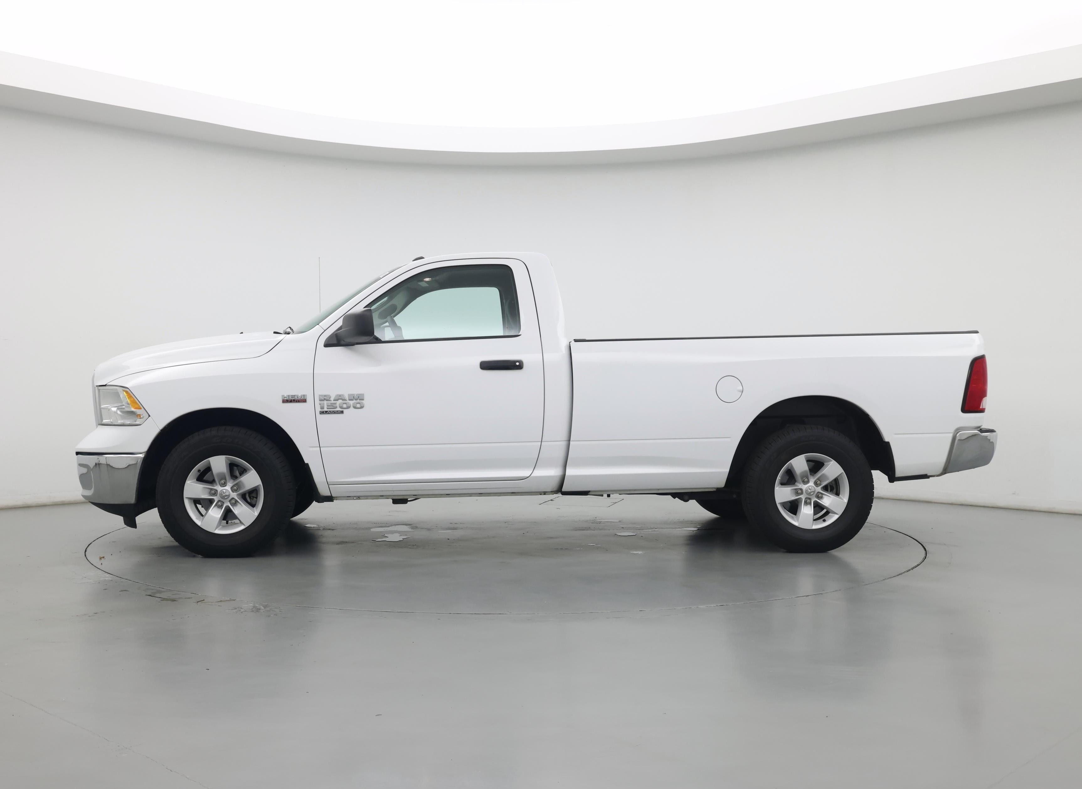 Thumbnail: 2021 RAM 1500 Classic - 3