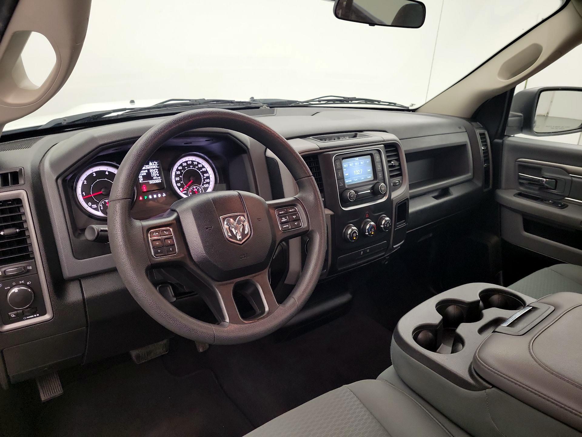 Thumbnail: 2020 RAM 1500 Classic - 9