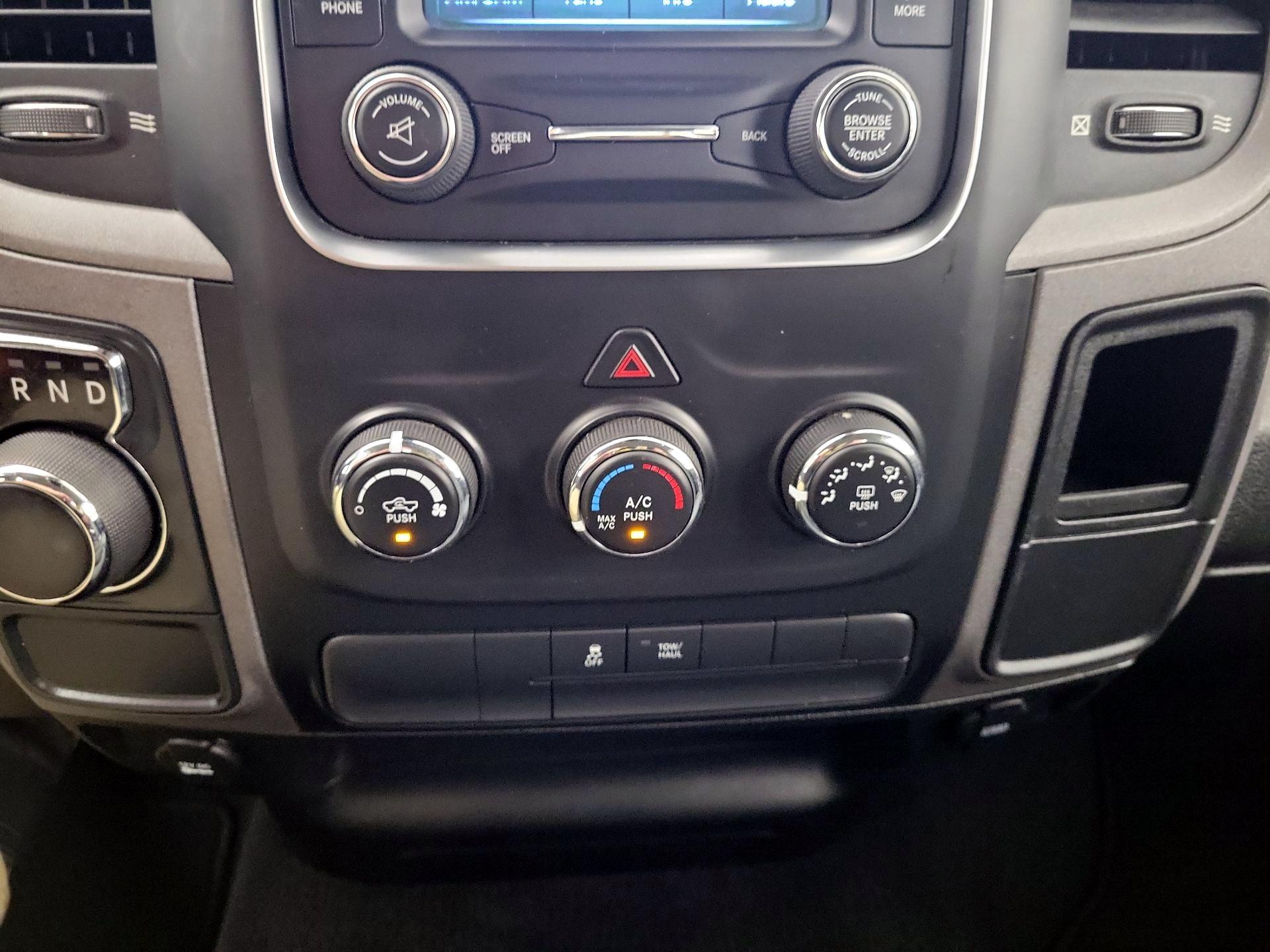 Thumbnail: 2020 RAM 1500 Classic - 16
