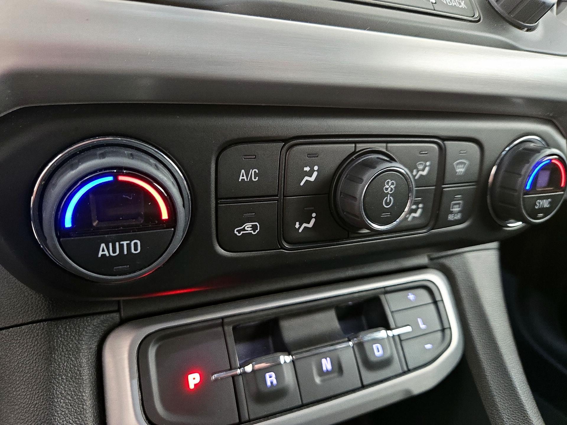 Thumbnail: 2023 GMC Acadia - 17