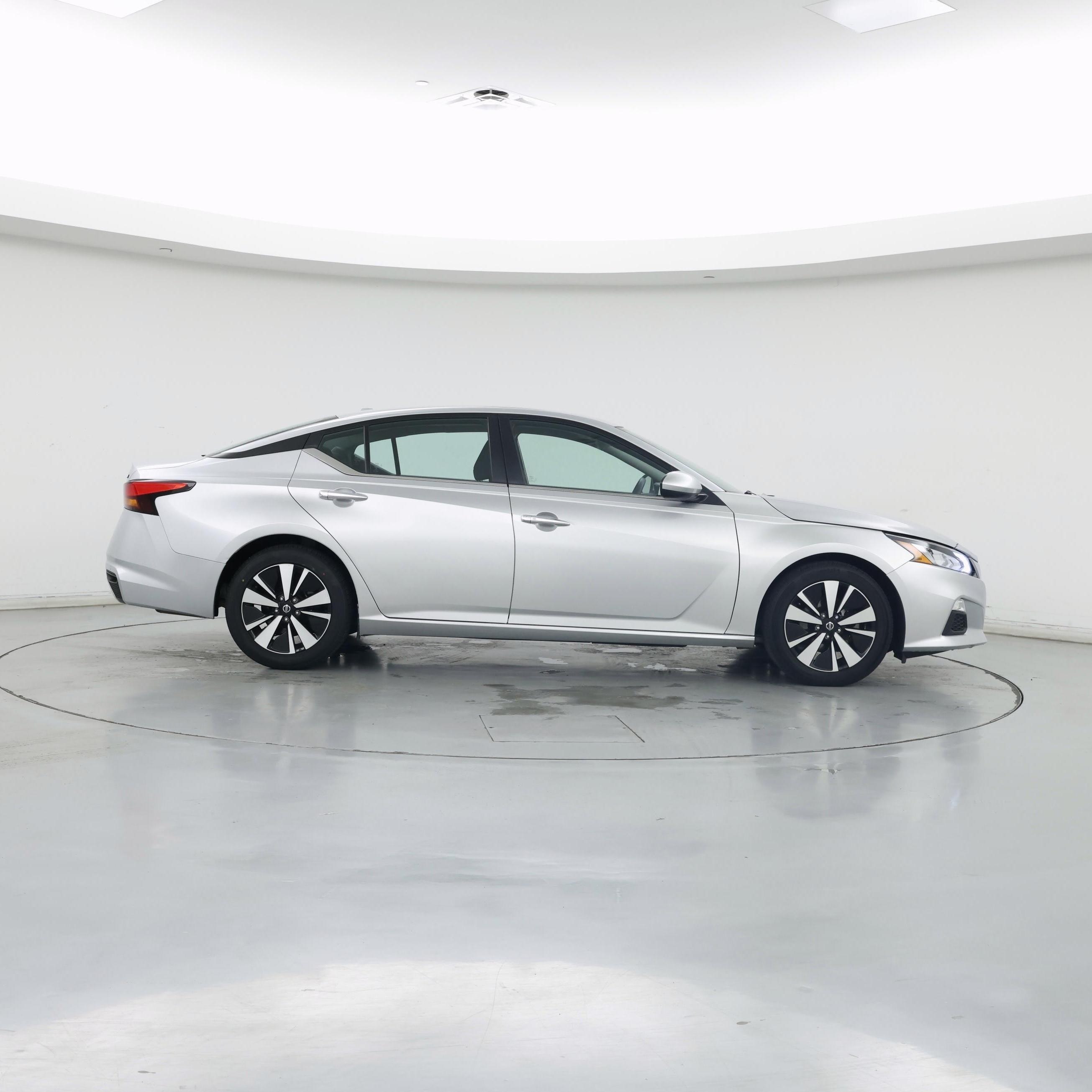 Thumbnail: 2022 Nissan Altima - 7