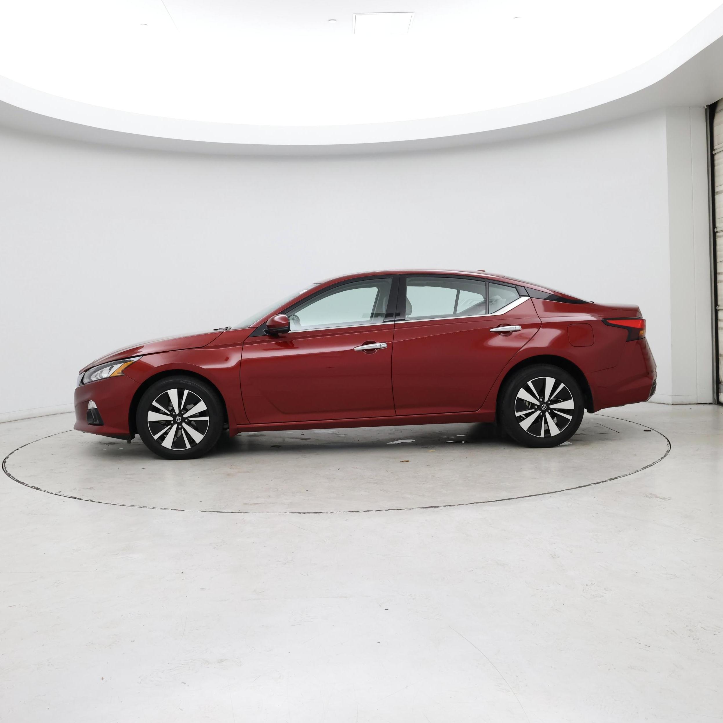 Thumbnail: 2022 Nissan Altima - 3