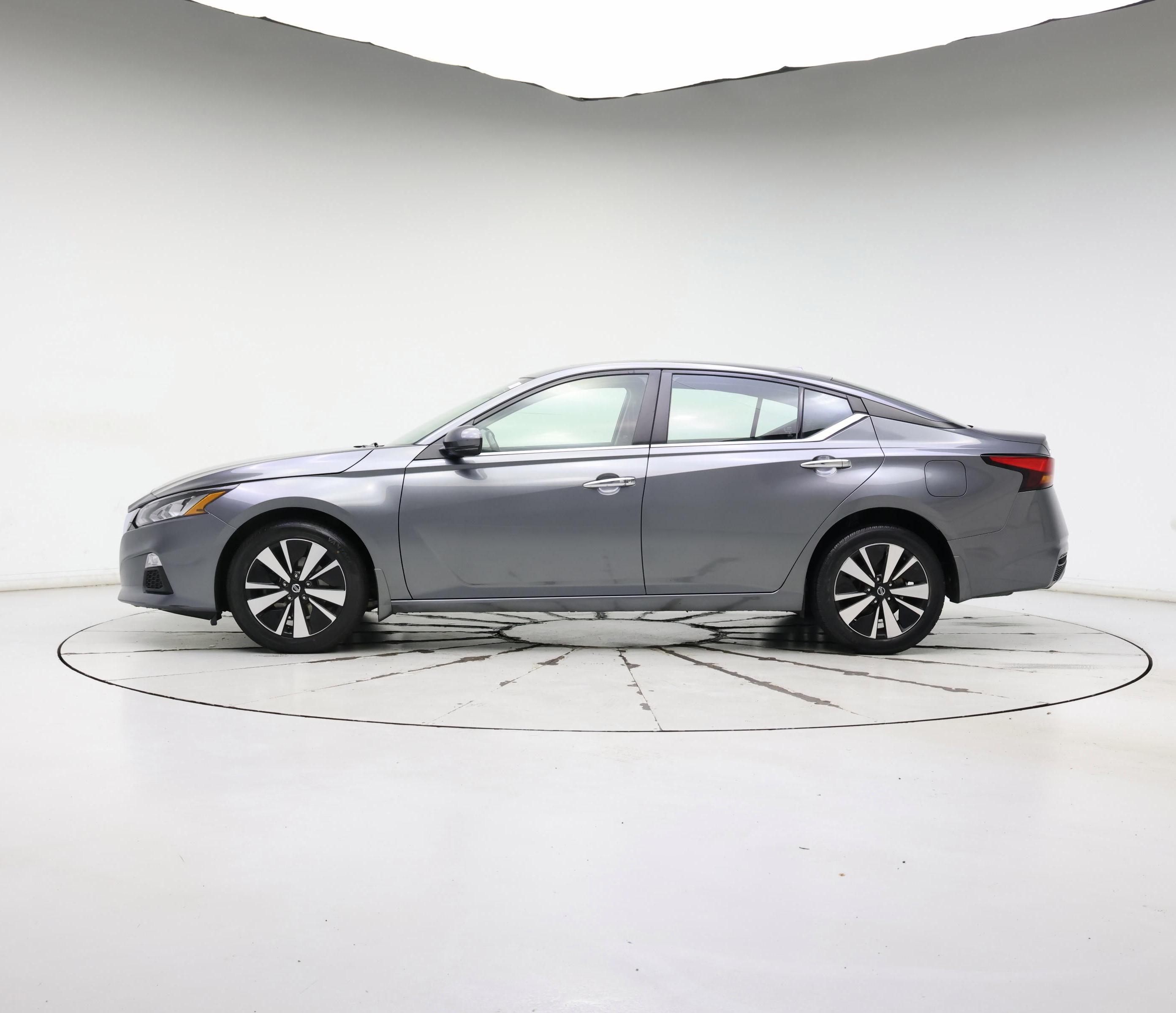 Thumbnail: 2022 Nissan Altima - 3