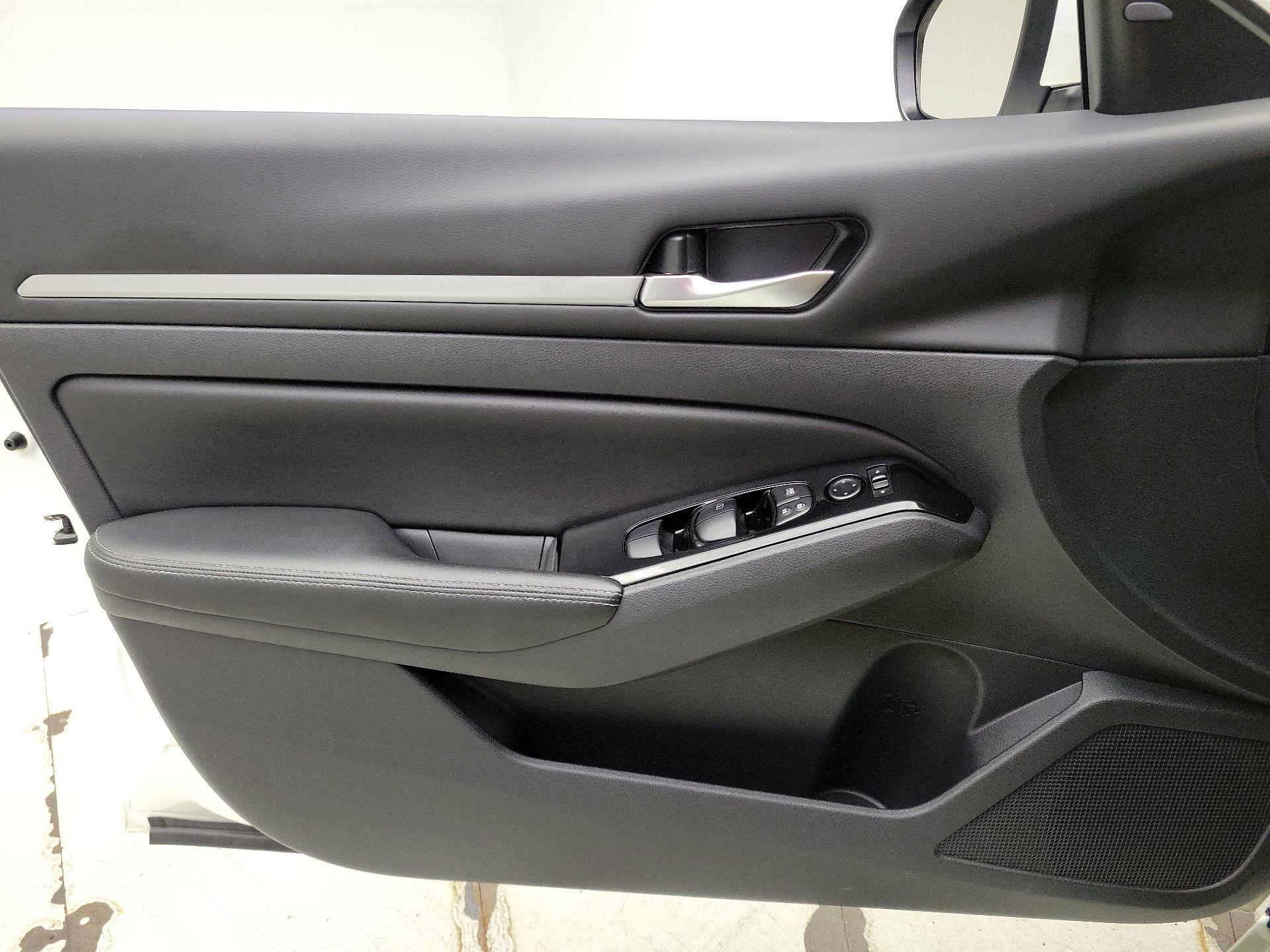 Thumbnail: 2023 Nissan Altima - 12