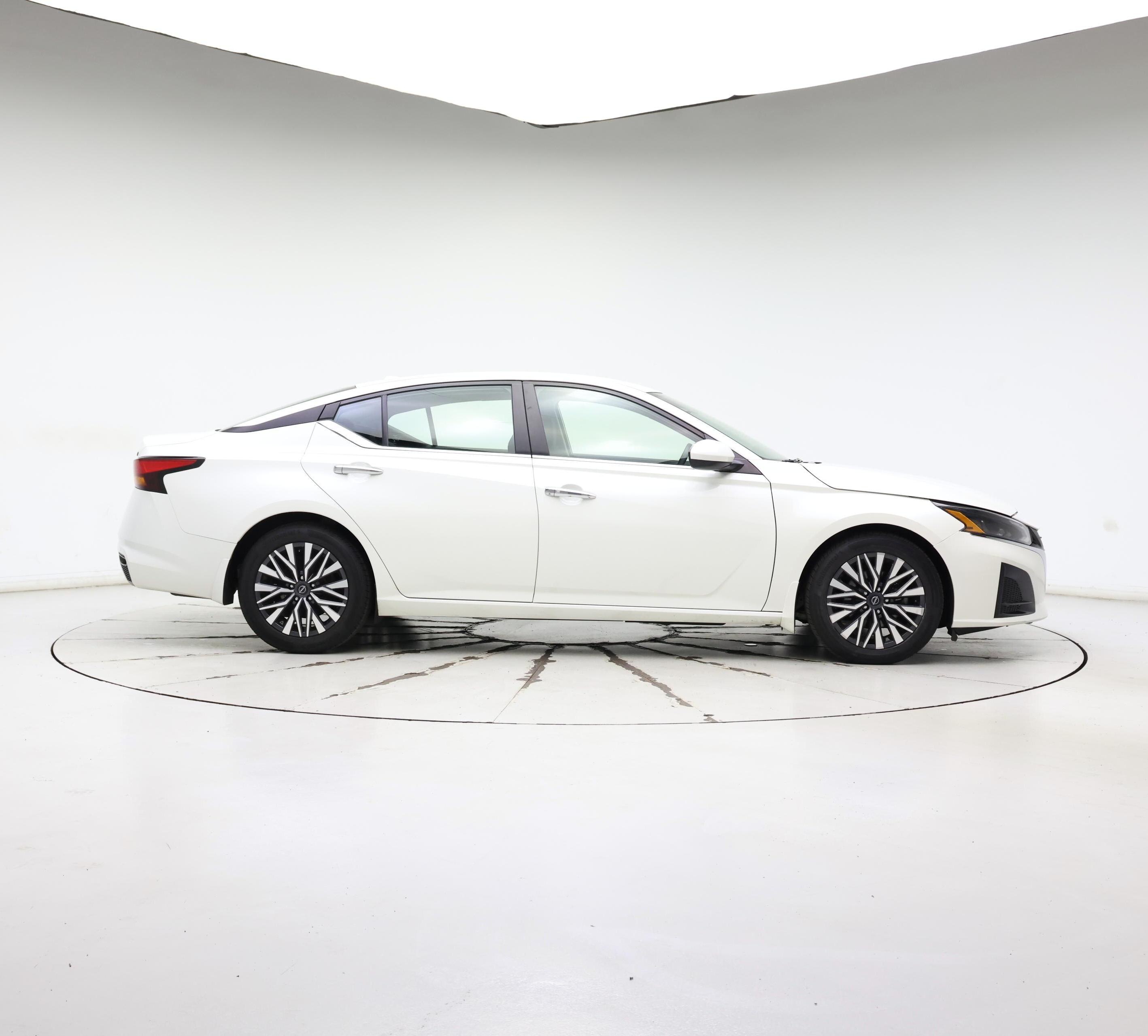 Thumbnail: 2023 Nissan Altima - 7