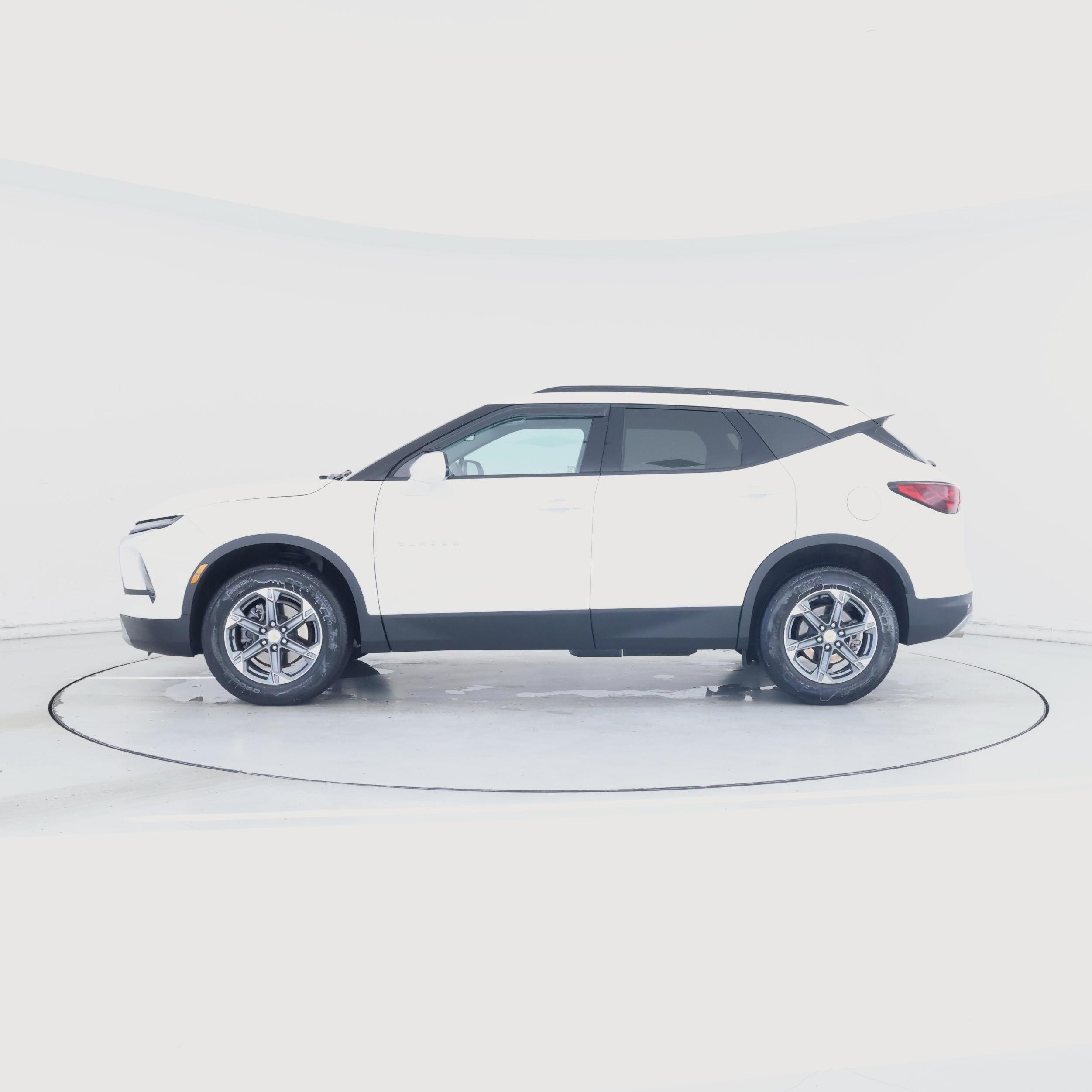 Thumbnail: 2023 Chevrolet Blazer - 3