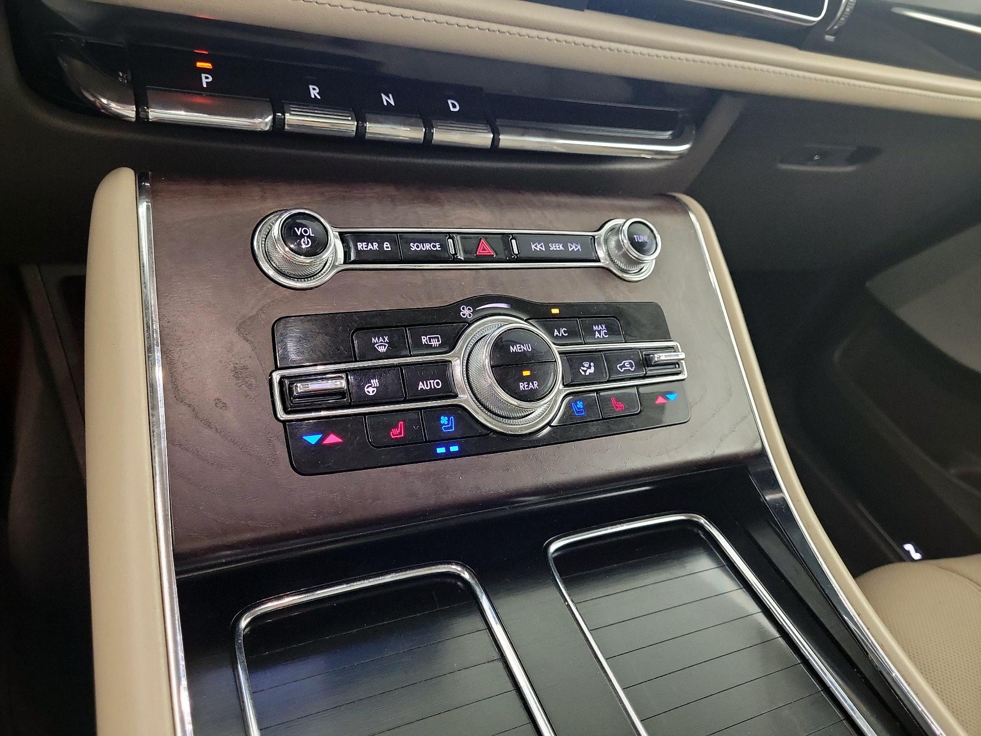 Thumbnail: 2021 Lincoln Aviator - 15