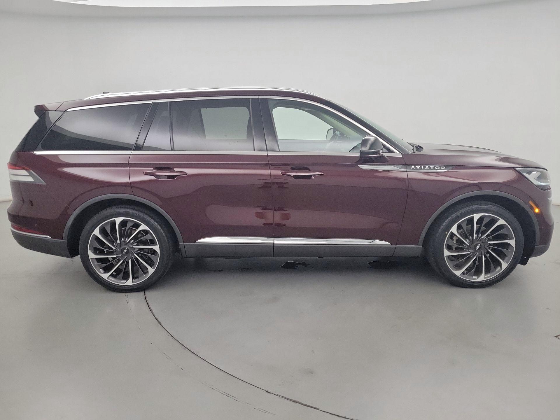 Thumbnail: 2021 Lincoln Aviator - 4
