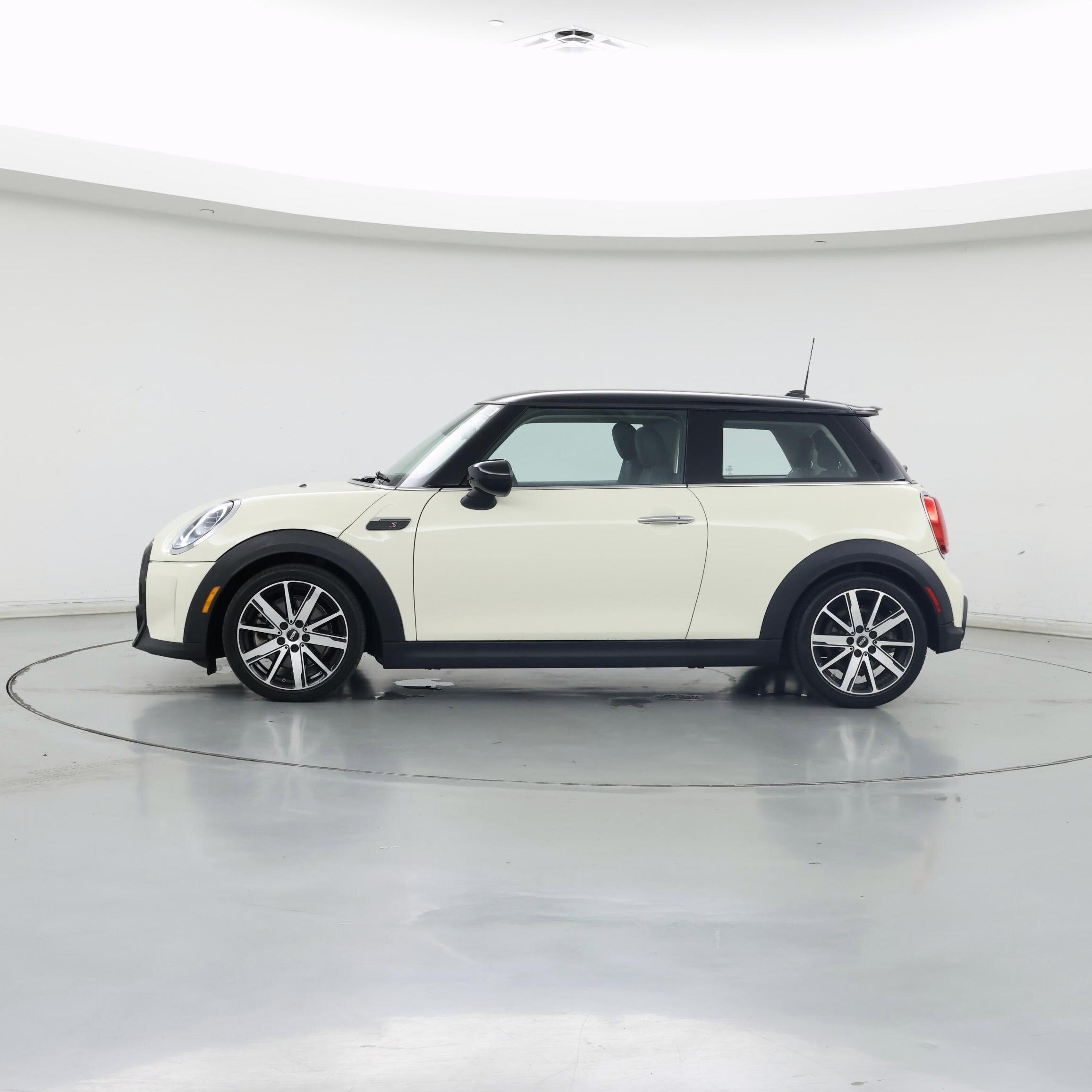 Thumbnail: 2023 MINI Cooper Hardtop - 3