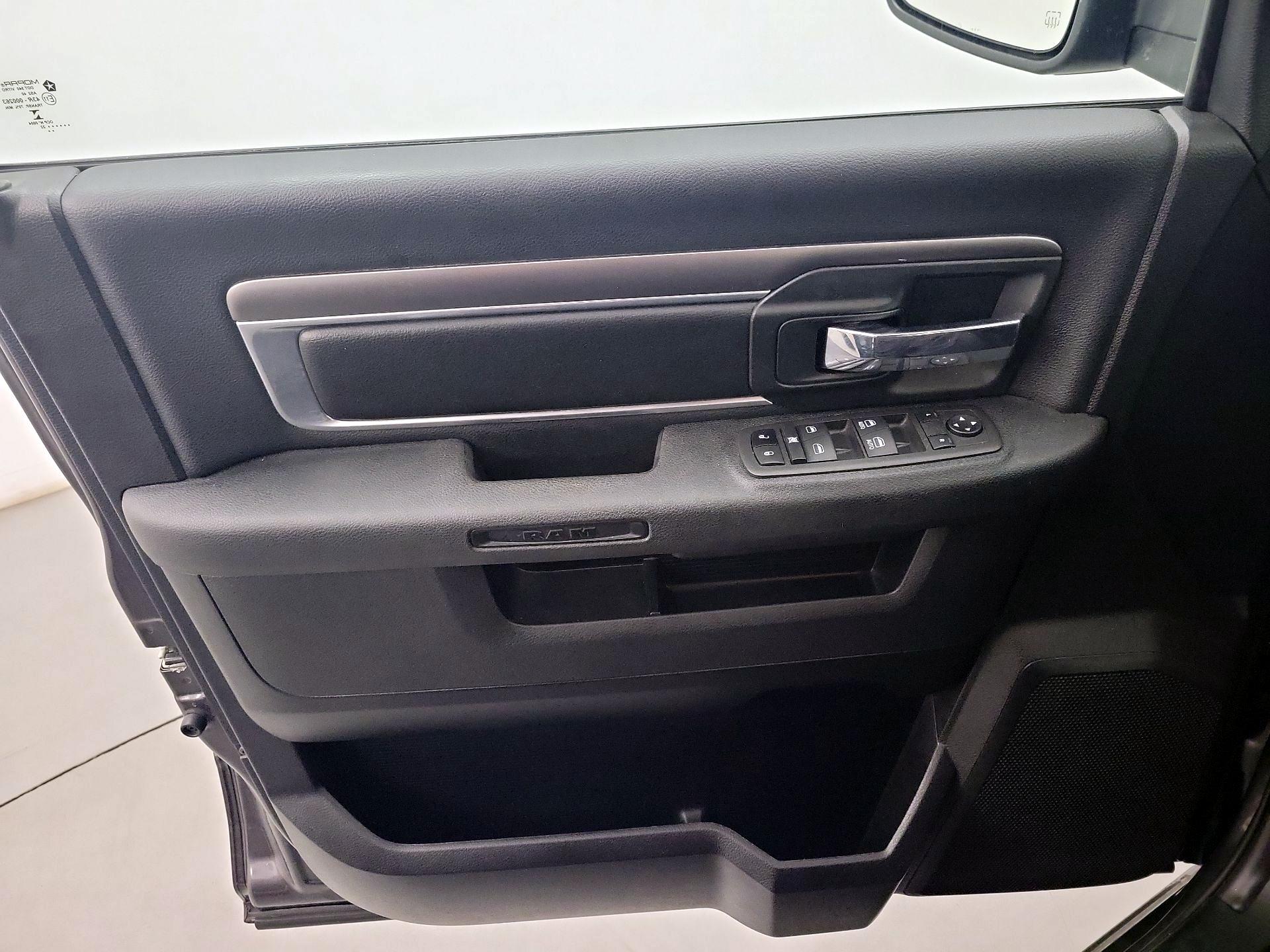 Thumbnail: 2022 RAM 1500 Classic - 12