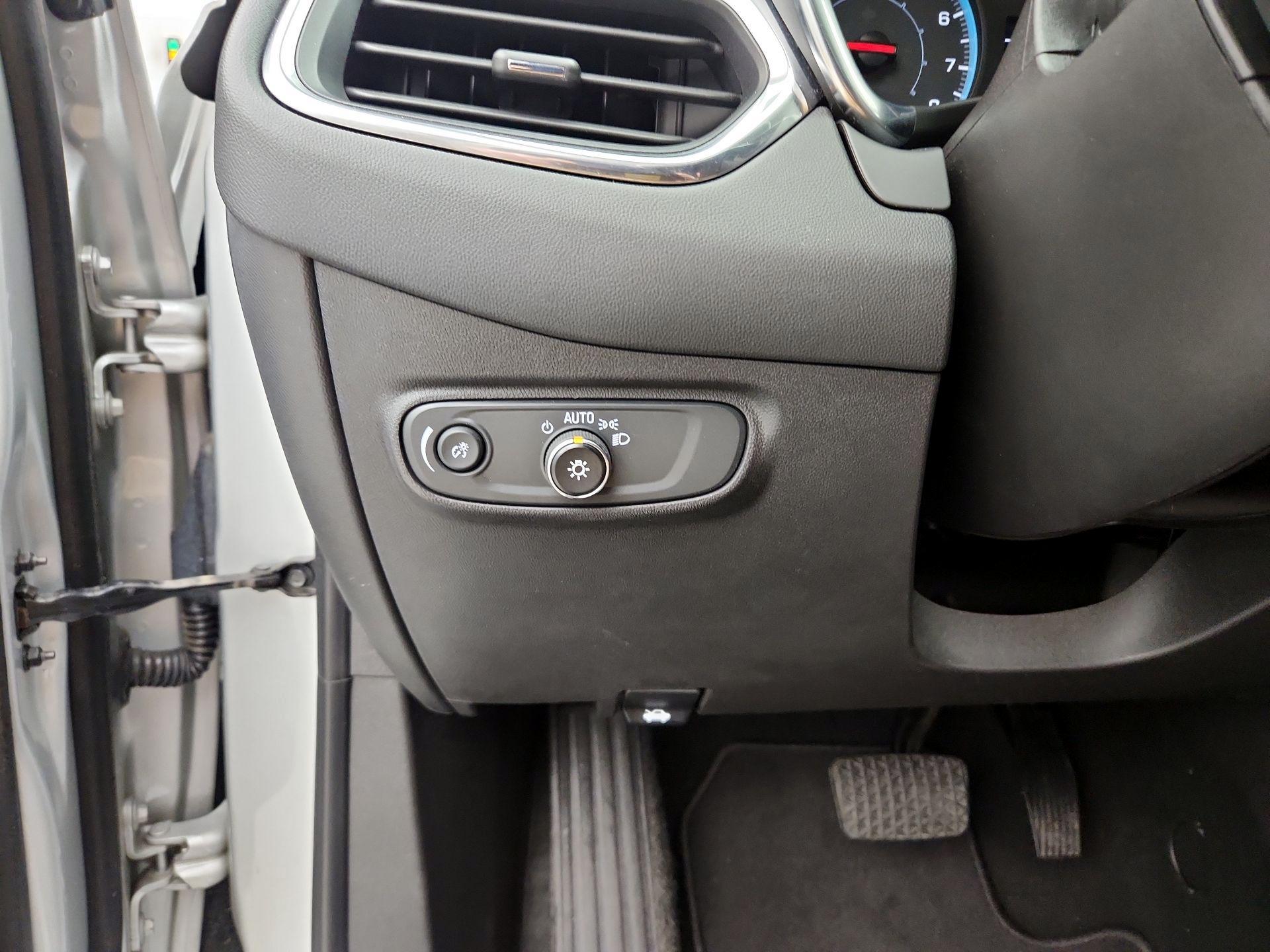 Thumbnail: 2022 Chevrolet Equinox - 13