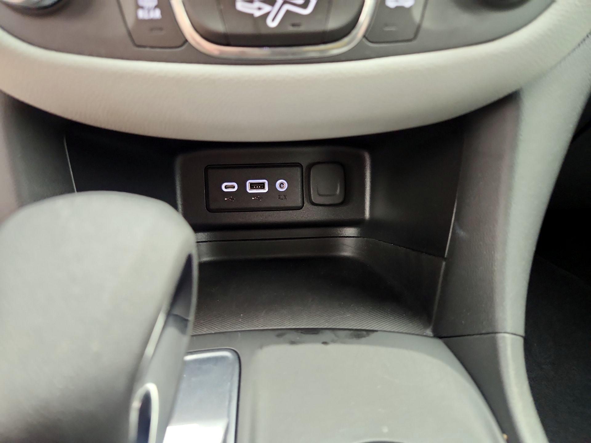 Thumbnail: 2022 Chevrolet Equinox - 19