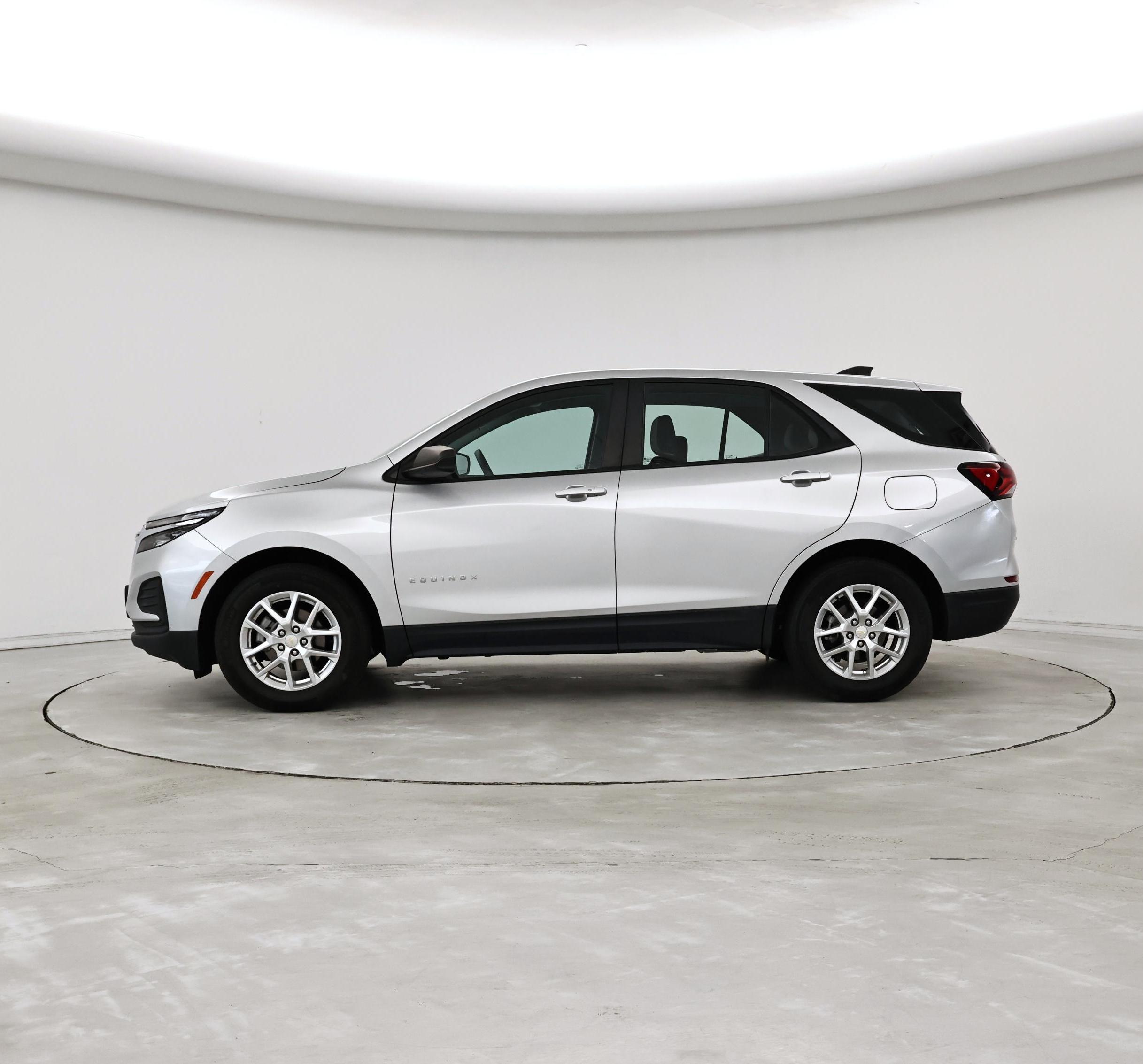 Thumbnail: 2022 Chevrolet Equinox - 3