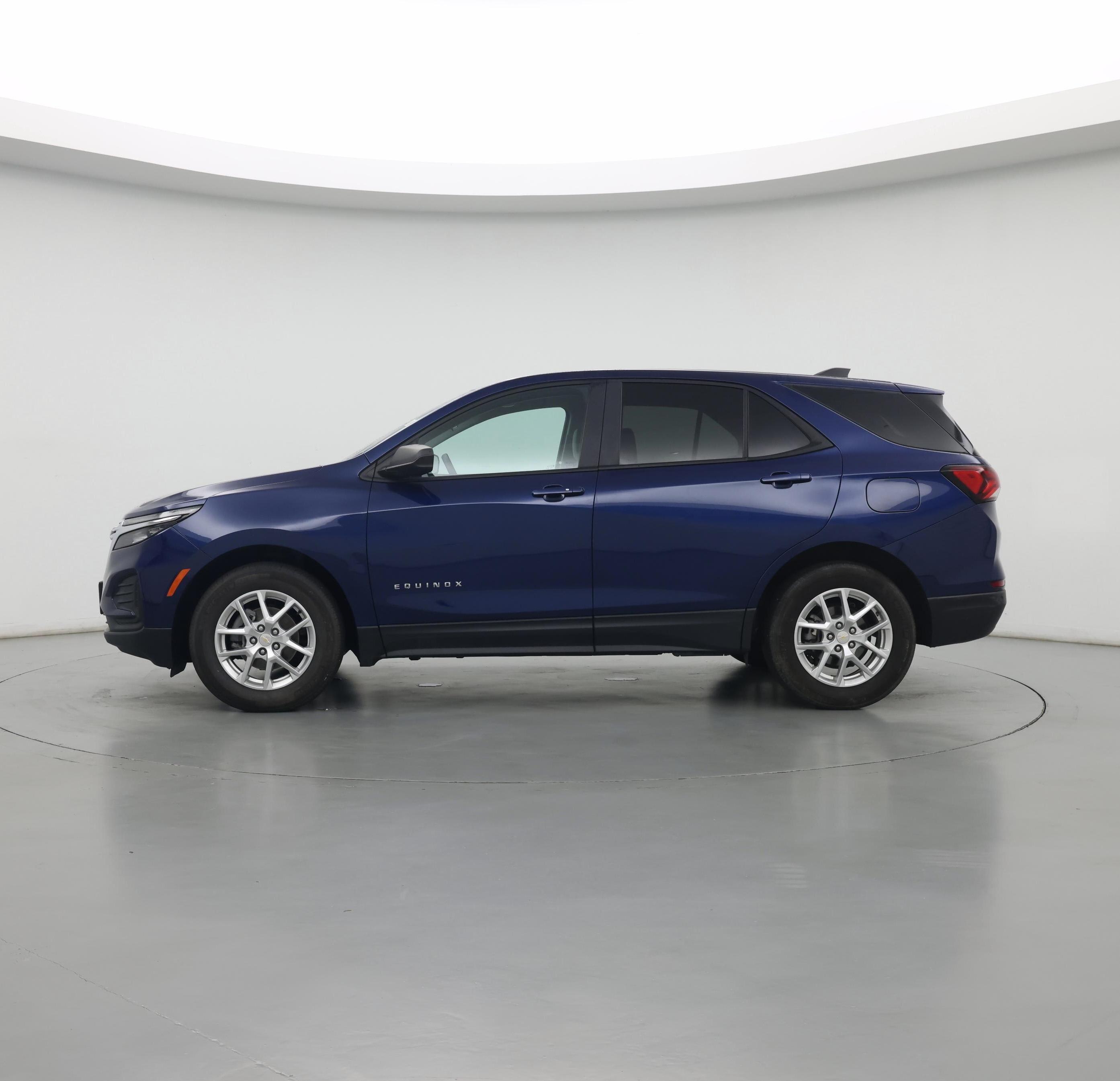 Thumbnail: 2022 Chevrolet Equinox - 3
