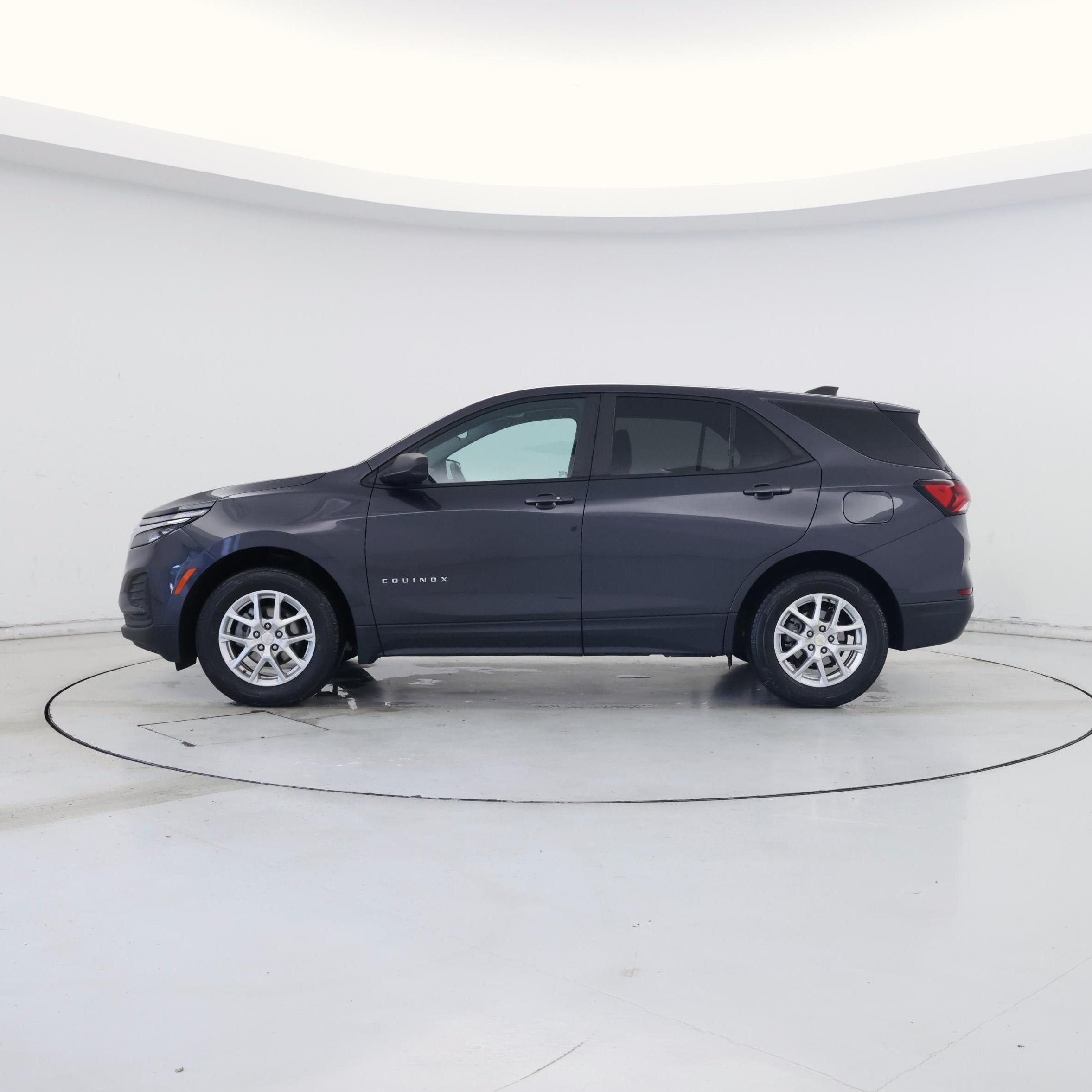 Thumbnail: 2022 Chevrolet Equinox - 3
