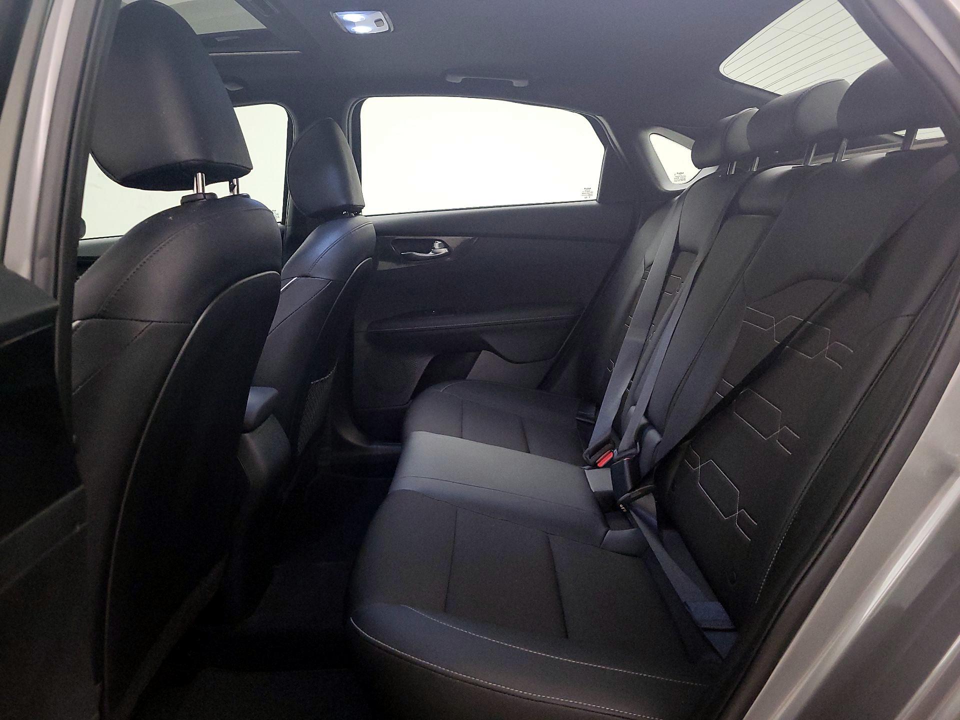 Thumbnail: 2022 Kia Forte - 18