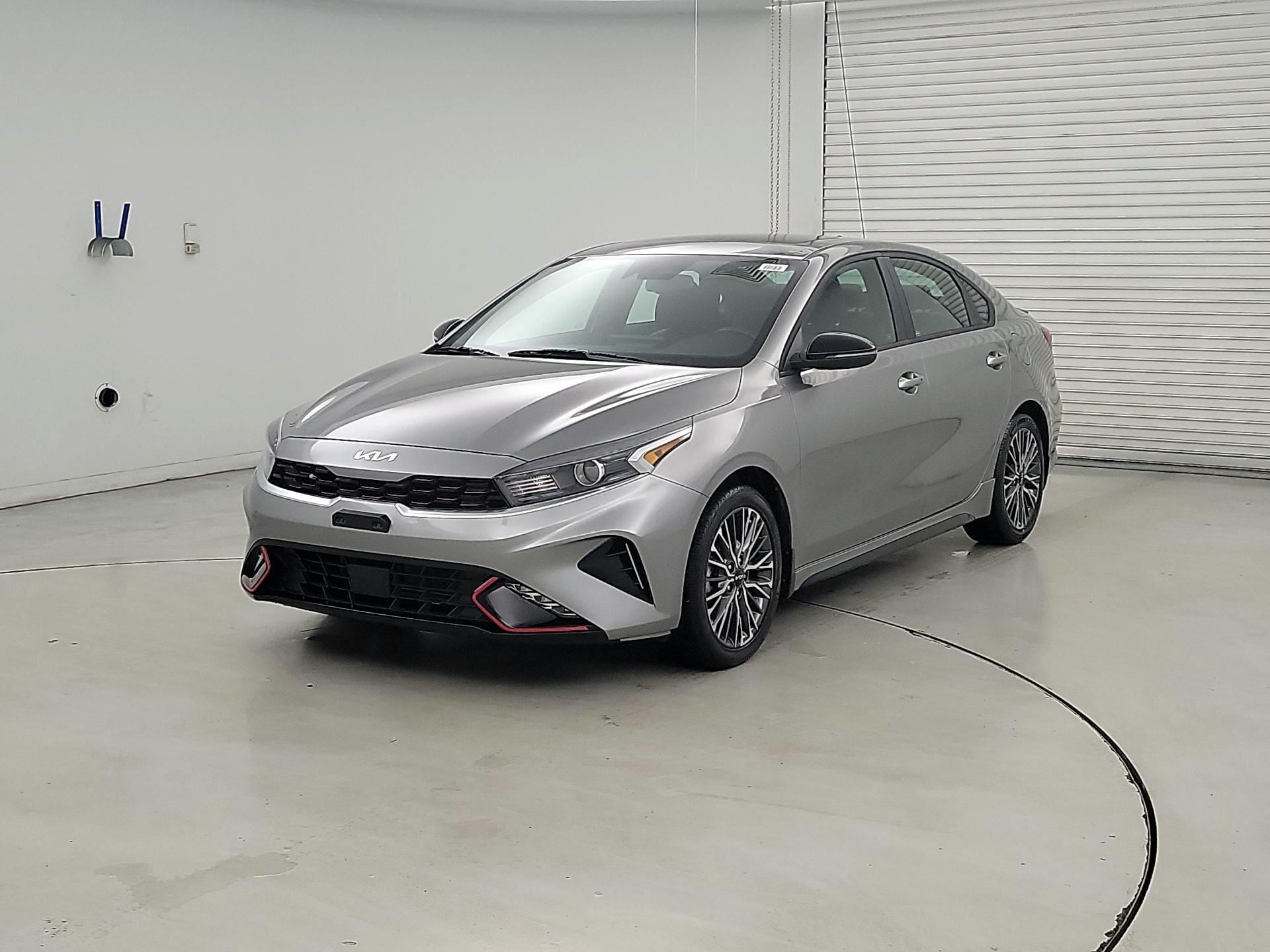Thumbnail: 2022 Kia Forte - 3
