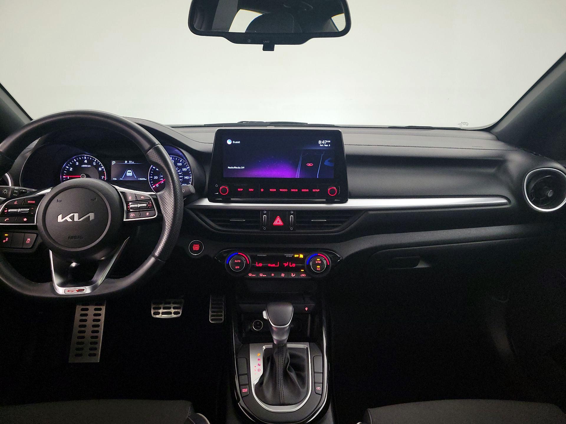 Thumbnail: 2022 Kia Forte - 8