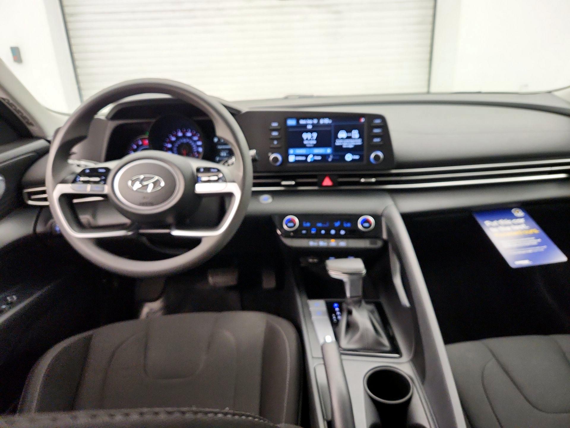 Thumbnail: 2022 Hyundai Elantra - 9