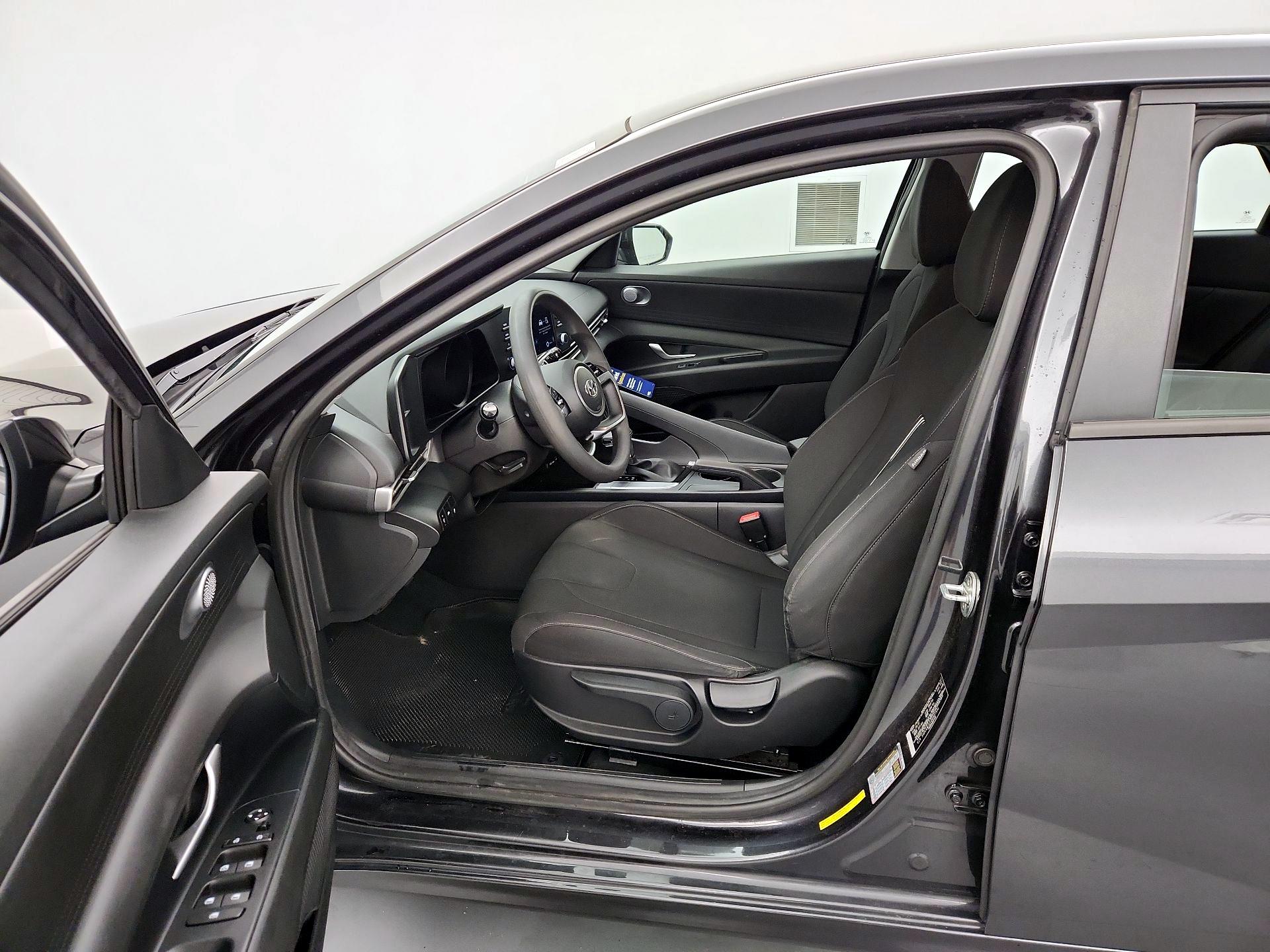 Thumbnail: 2022 Hyundai Elantra - 11