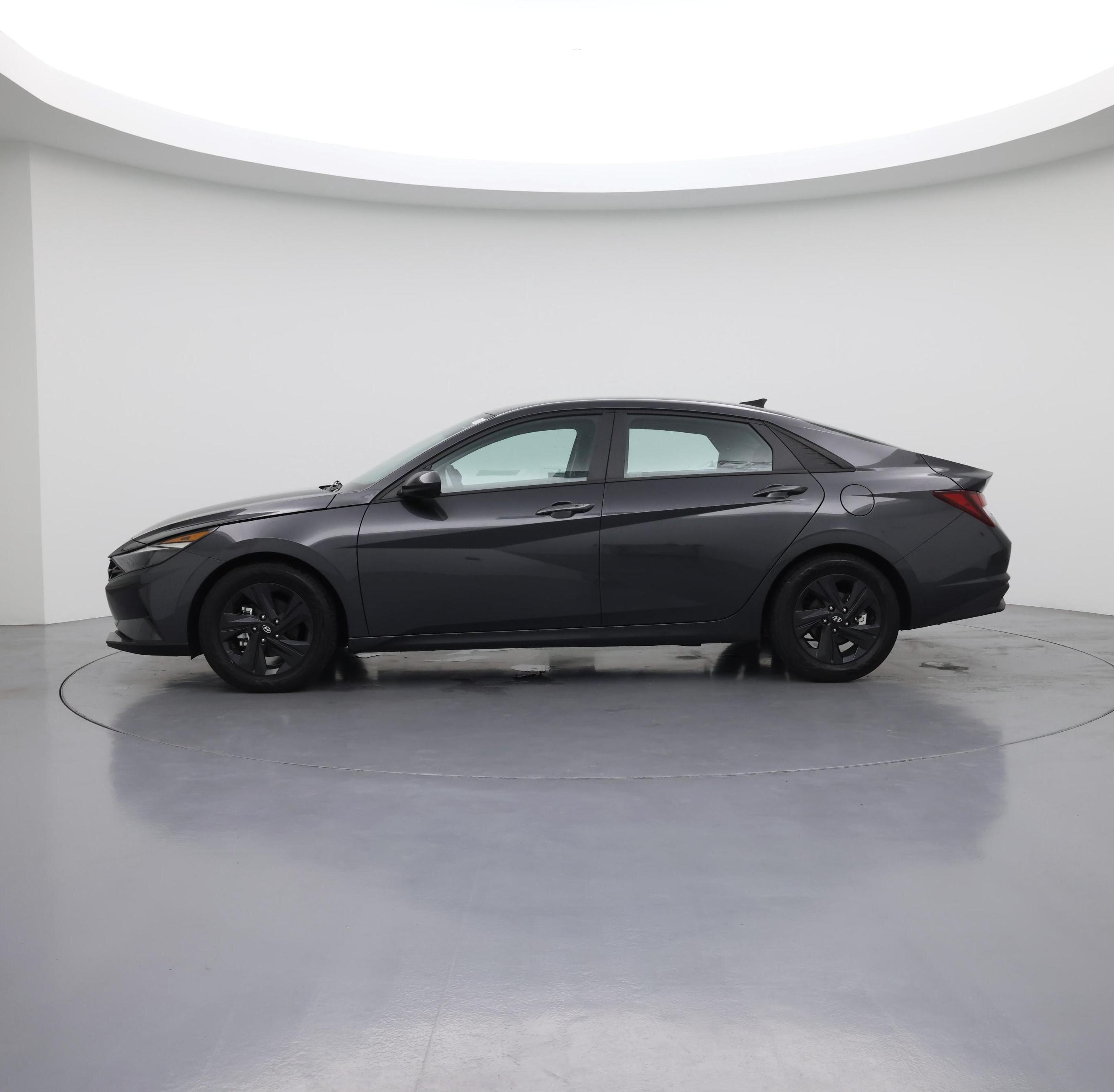 Thumbnail: 2022 Hyundai Elantra - 3