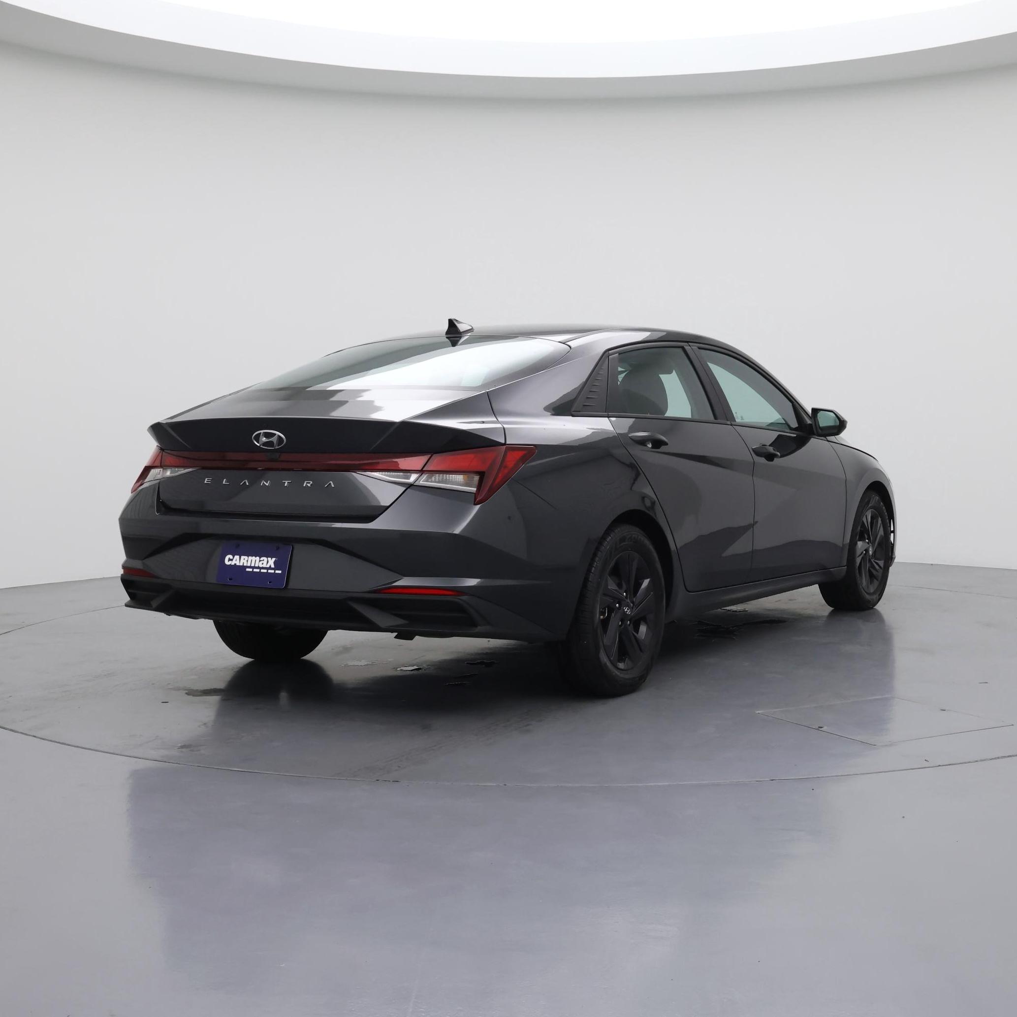 Thumbnail: 2022 Hyundai Elantra - 8