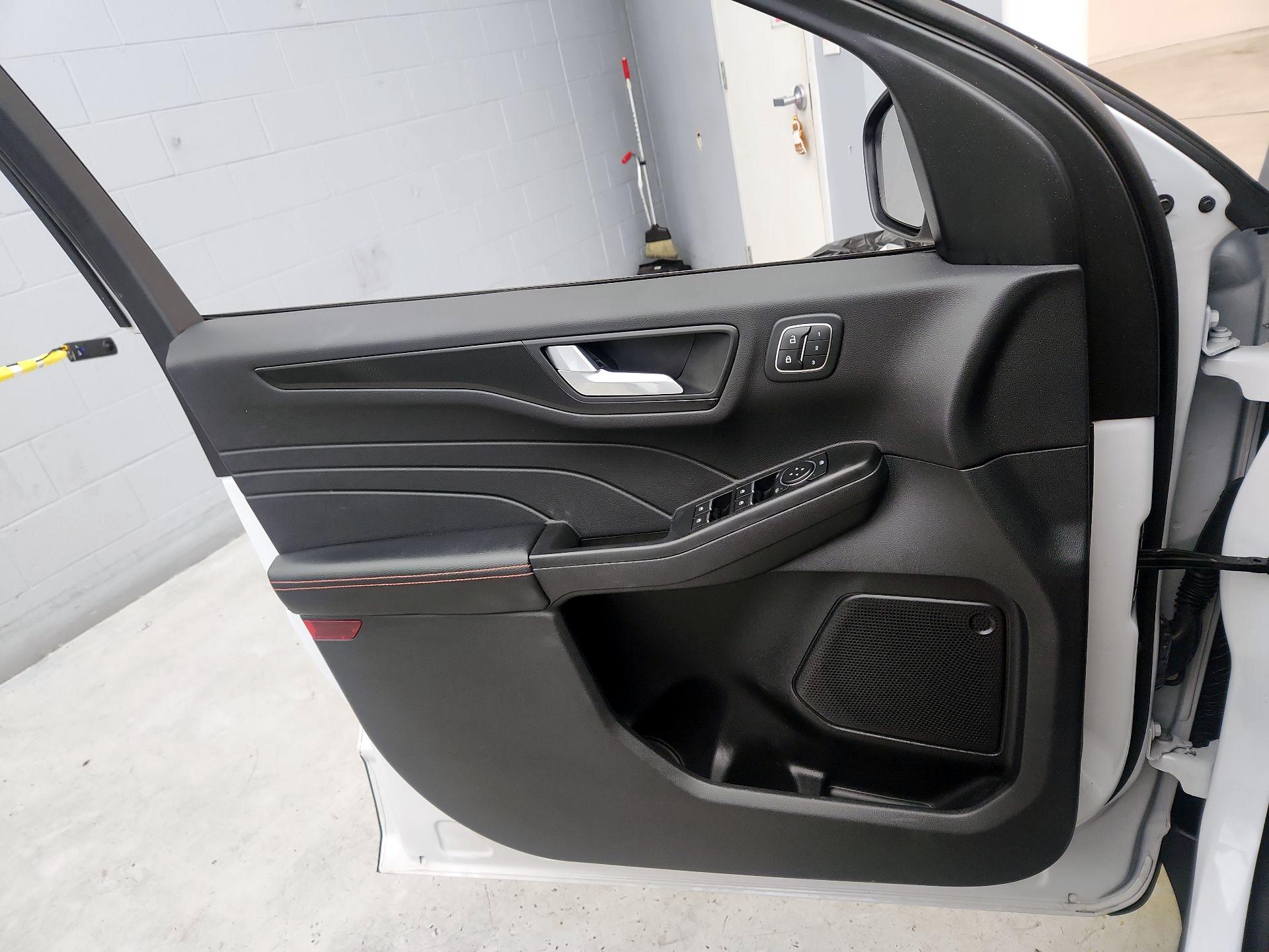 Thumbnail: 2022 Ford Escape - 12
