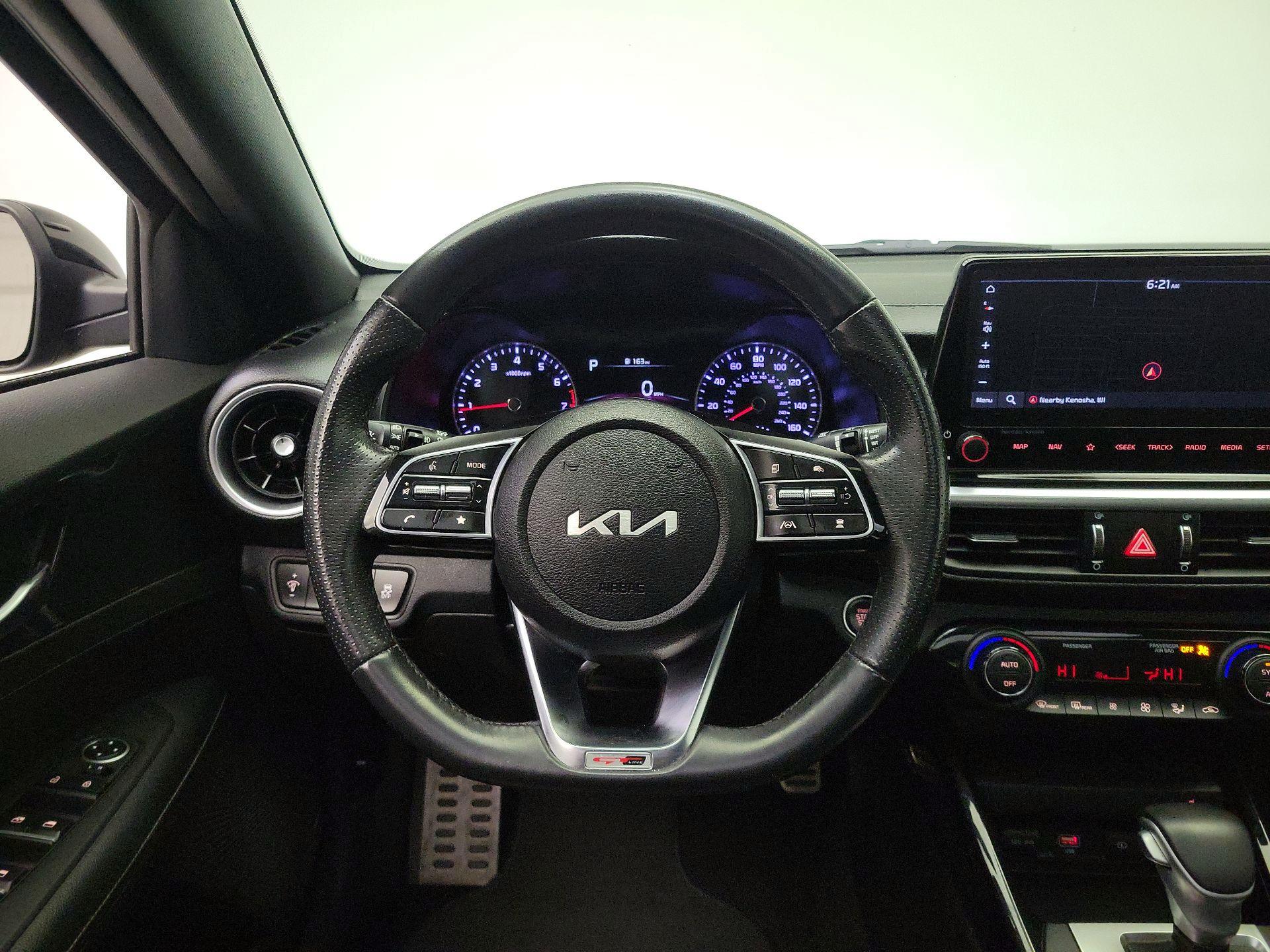 Thumbnail: 2022 Kia Forte - 10