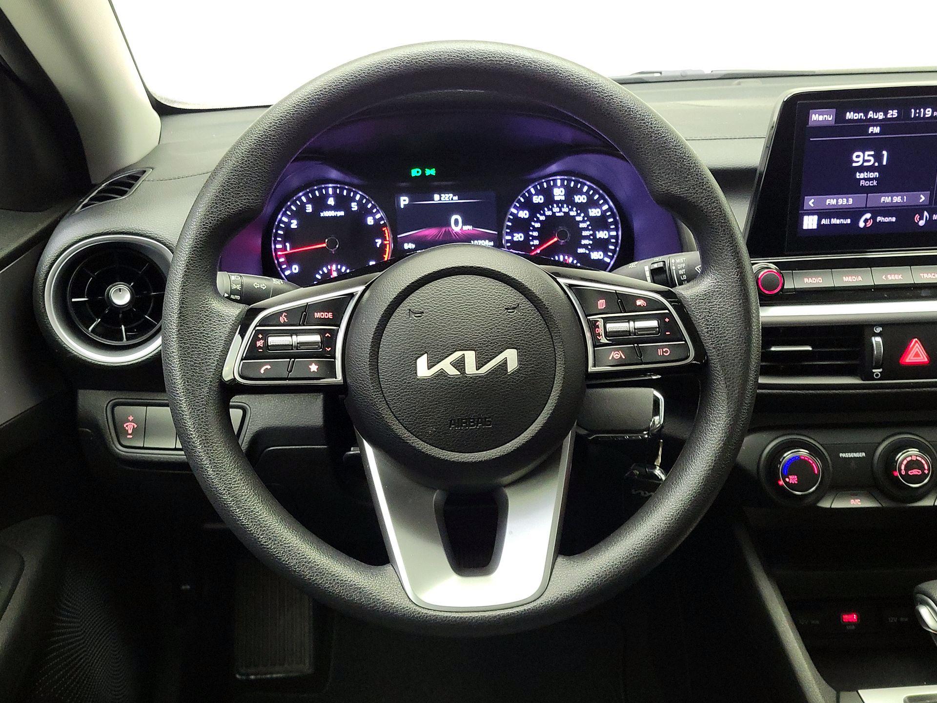 Thumbnail: 2023 Kia Forte - 10