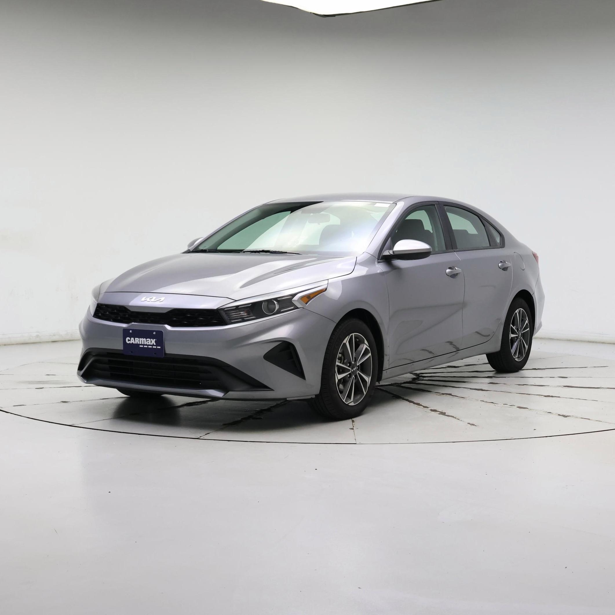 Thumbnail: 2023 Kia Forte - 4