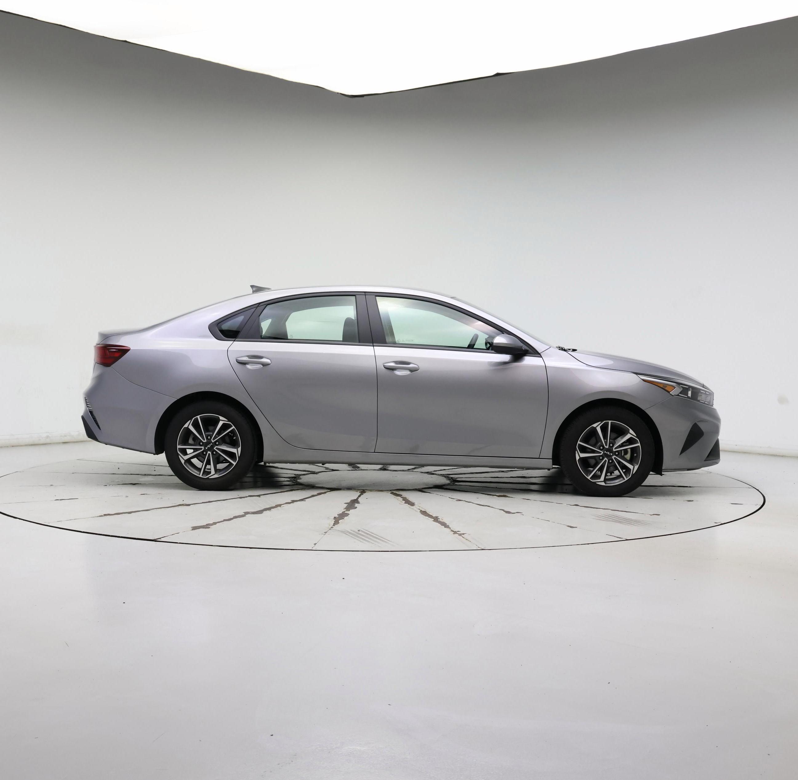 Thumbnail: 2023 Kia Forte - 7