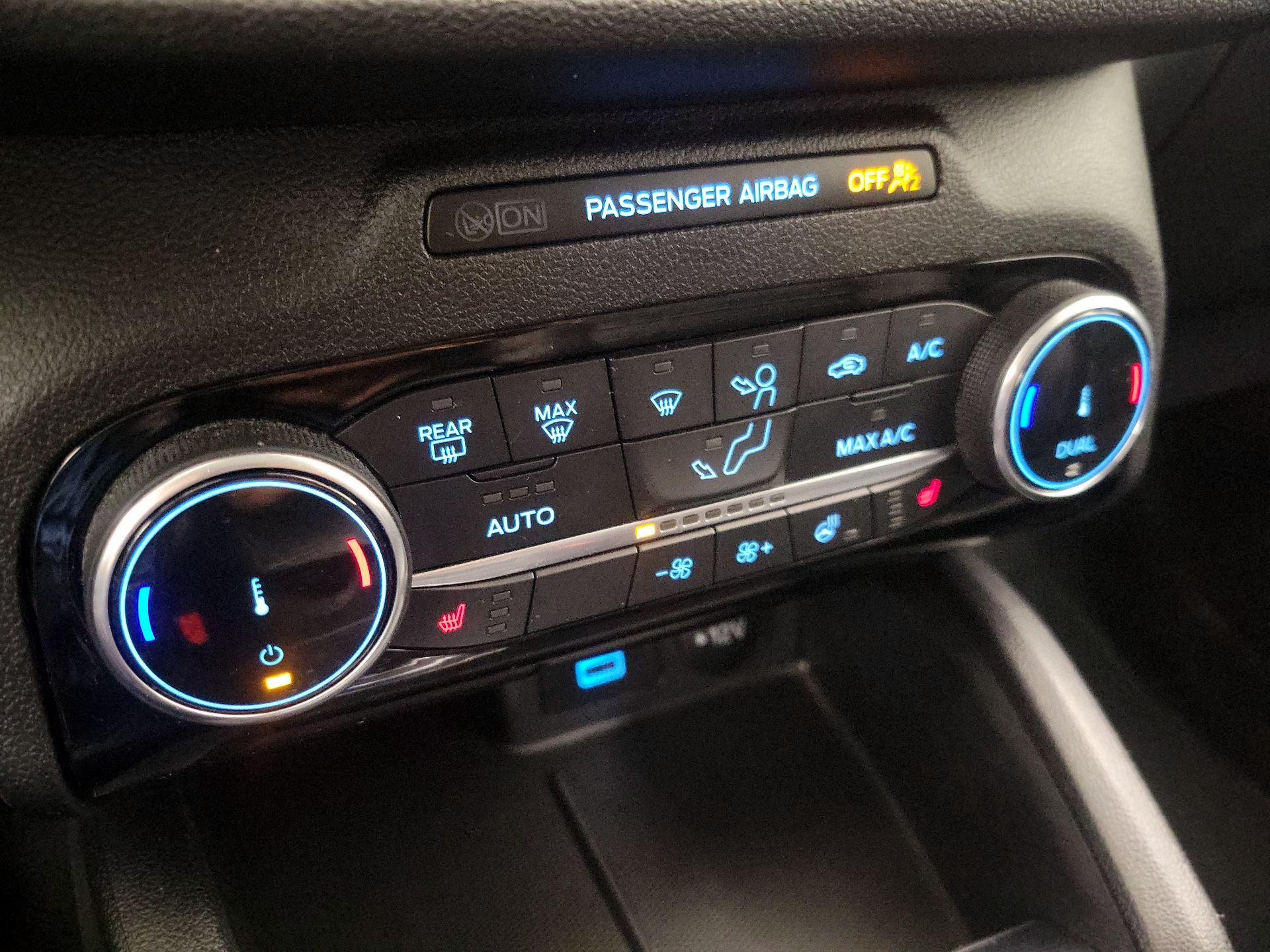Thumbnail: 2022 Ford Escape - 16