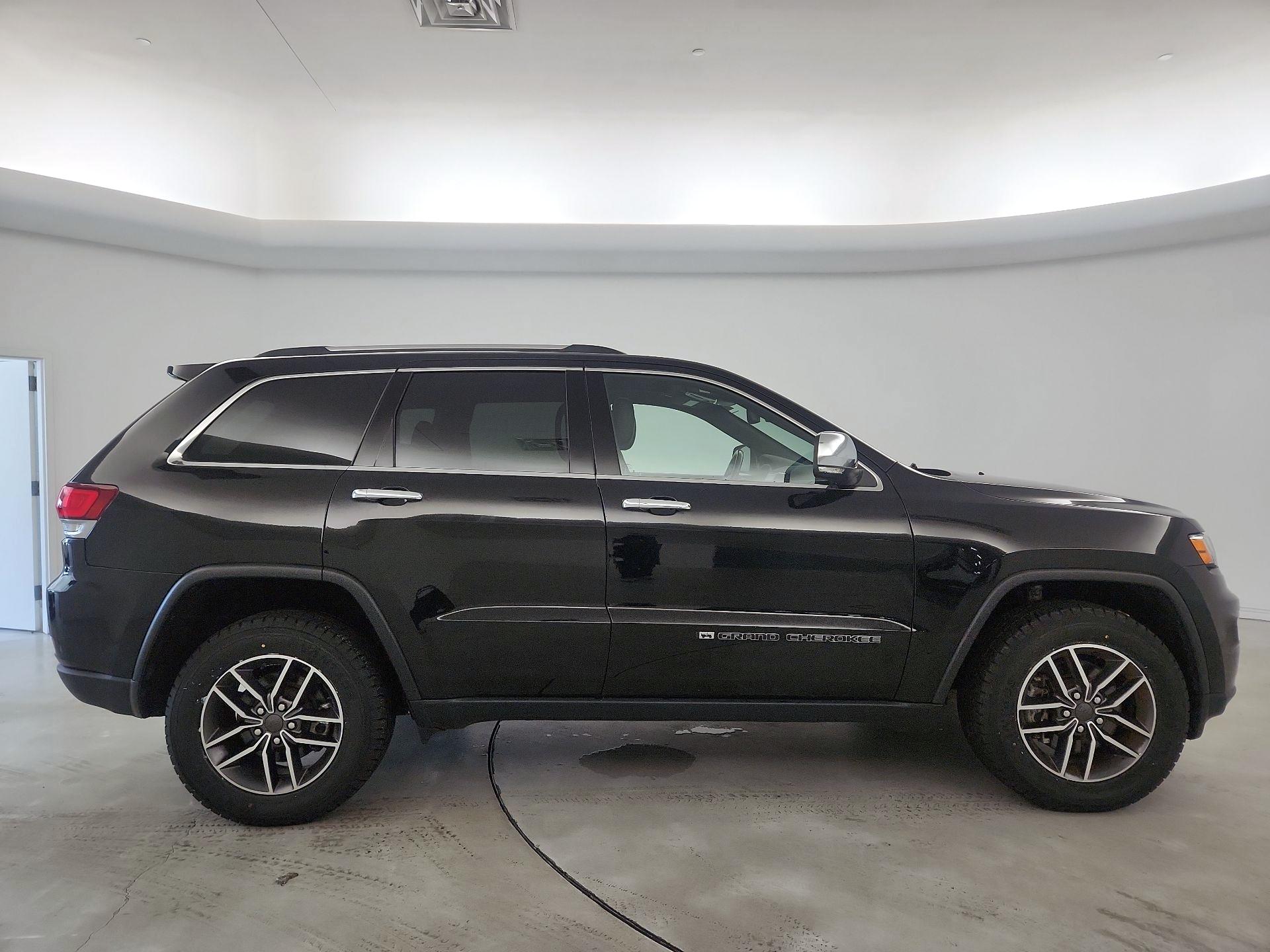 Thumbnail: 2022 Jeep Grand Cherokee - 4