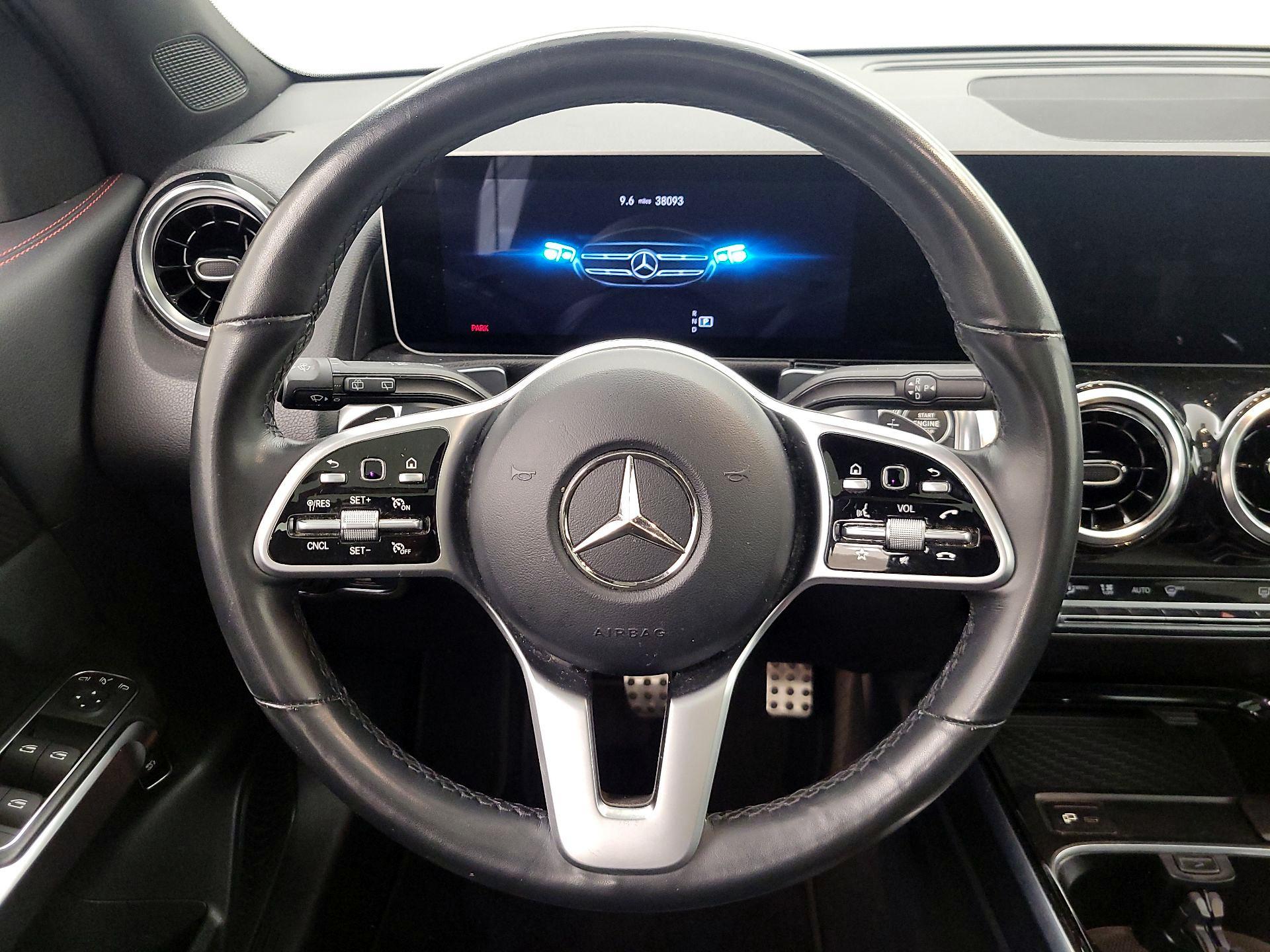 Thumbnail: 2021 Mercedes-Benz GLB - 10