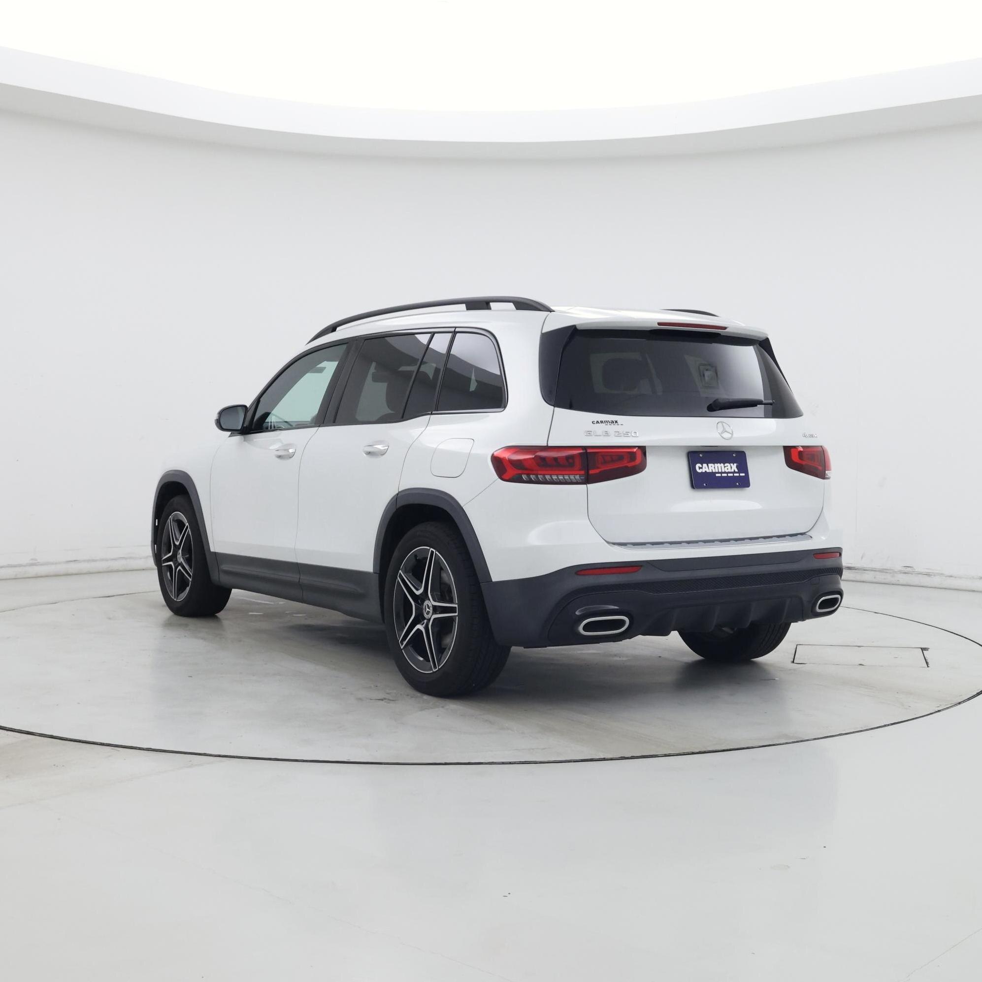 Thumbnail: 2021 Mercedes-Benz GLB - 2