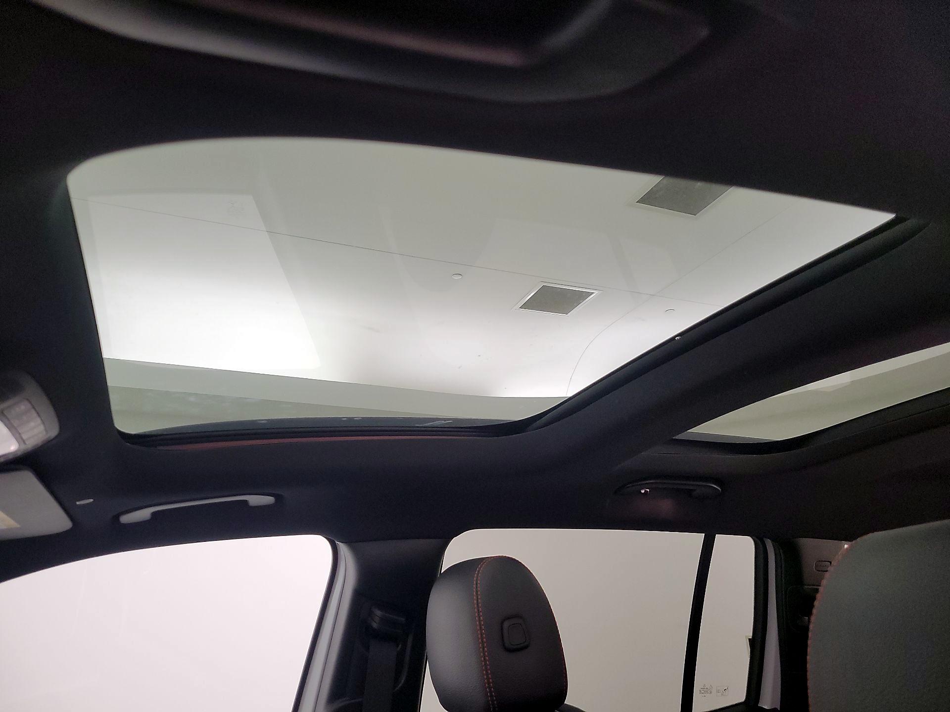 Thumbnail: 2021 Mercedes-Benz GLB - 19
