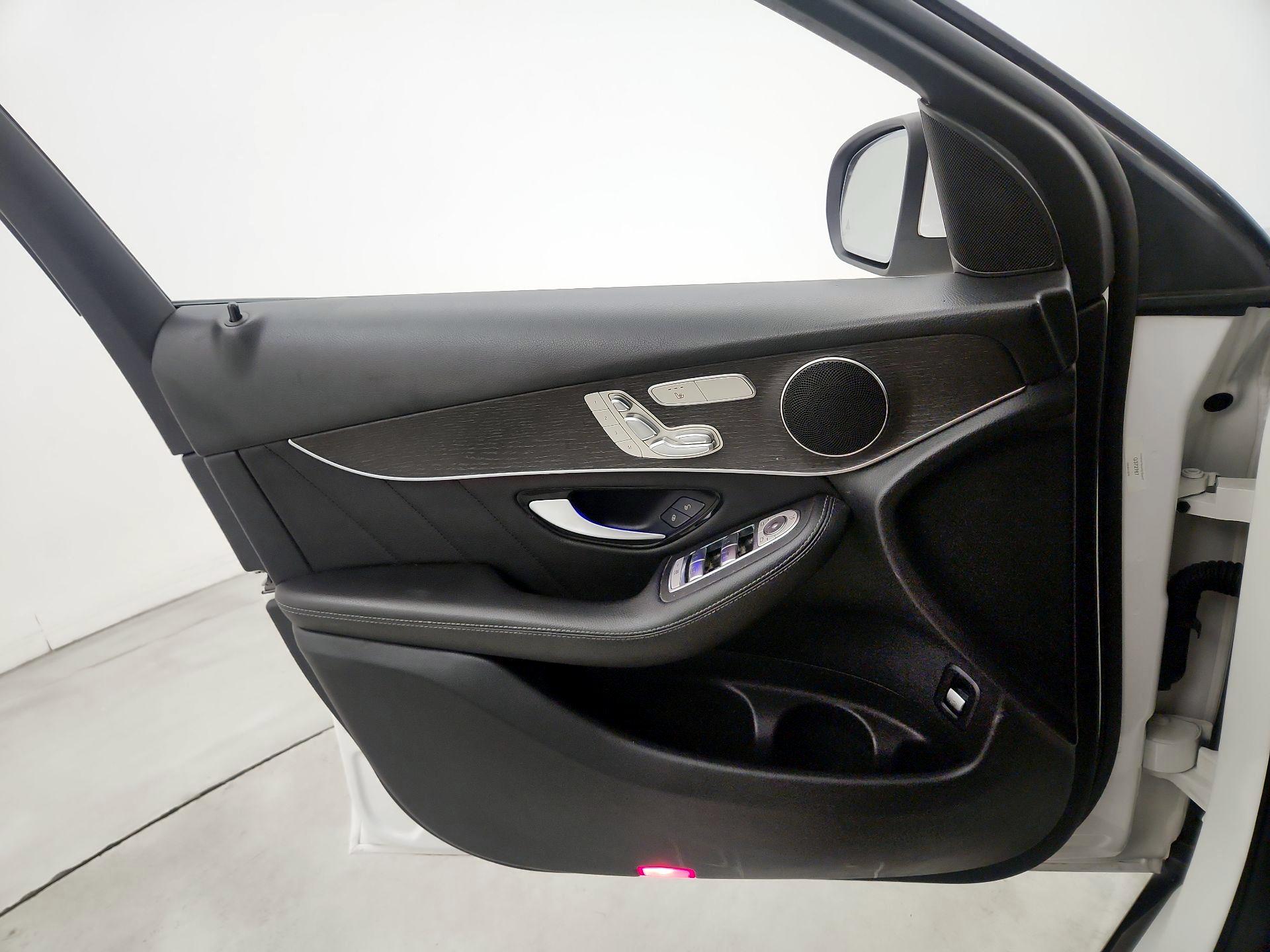 Thumbnail: 2022 Mercedes-Benz GLC - 10