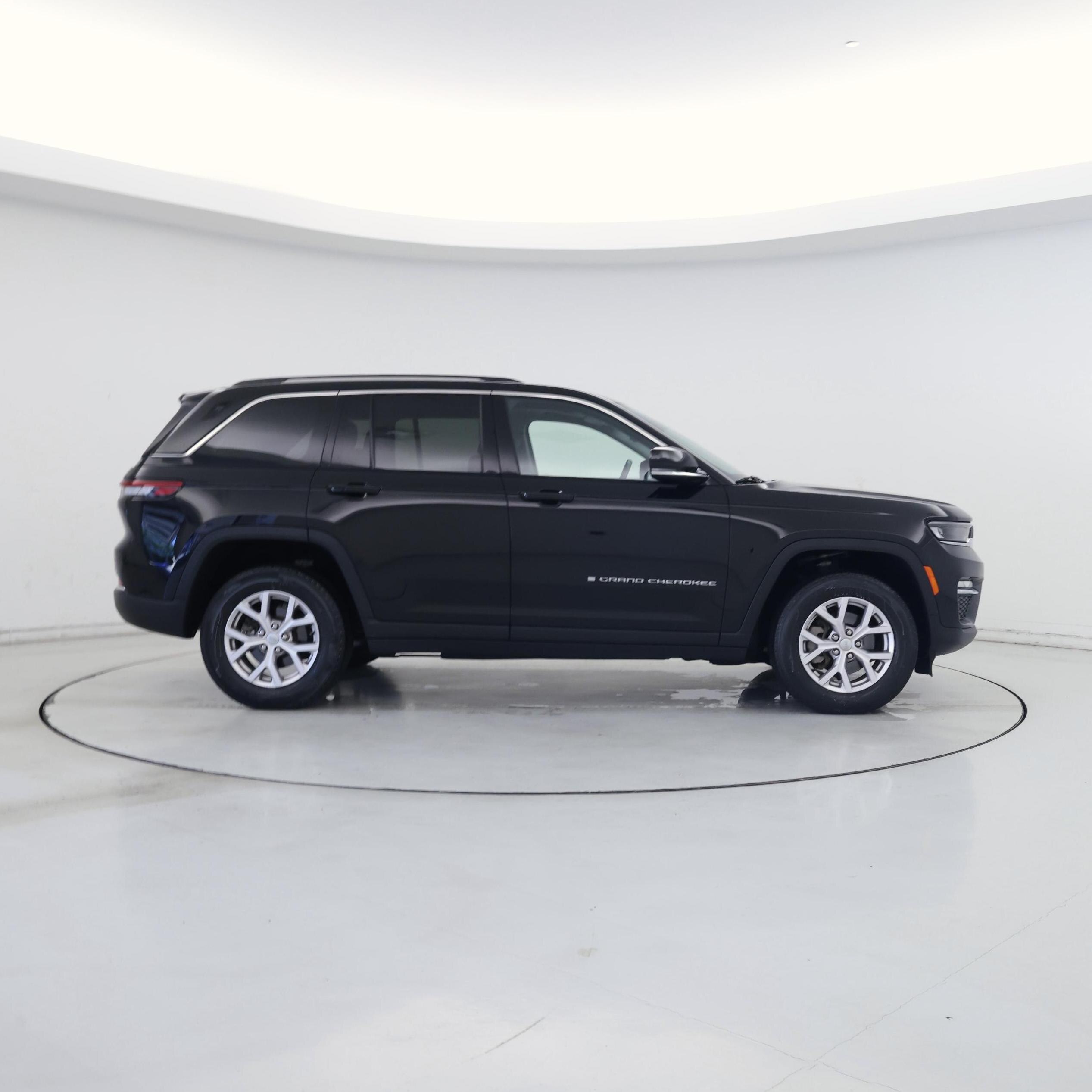 Thumbnail: 2022 Jeep Grand Cherokee - 7