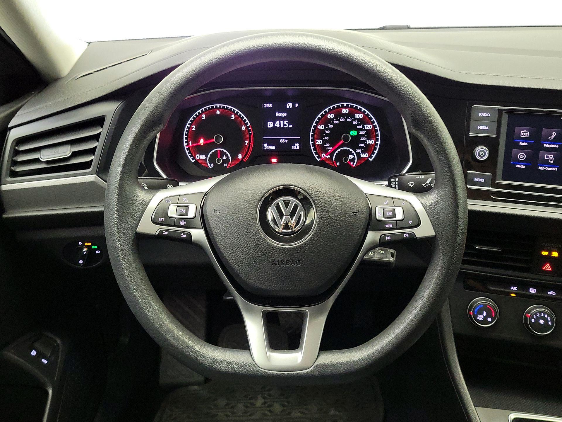Thumbnail: 2021 Volkswagen Jetta - 10
