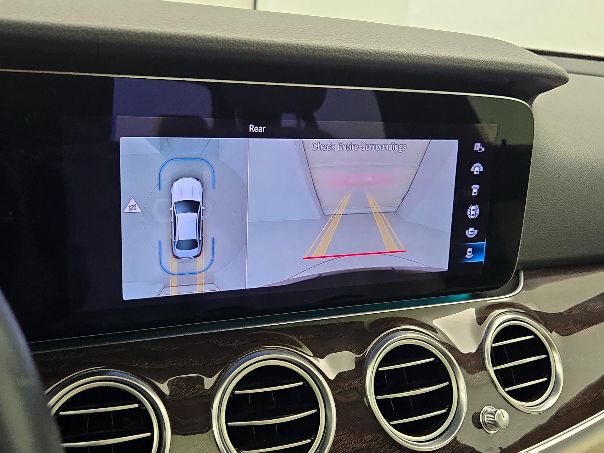 Thumbnail: 2021 Mercedes-Benz E-Class - 15
