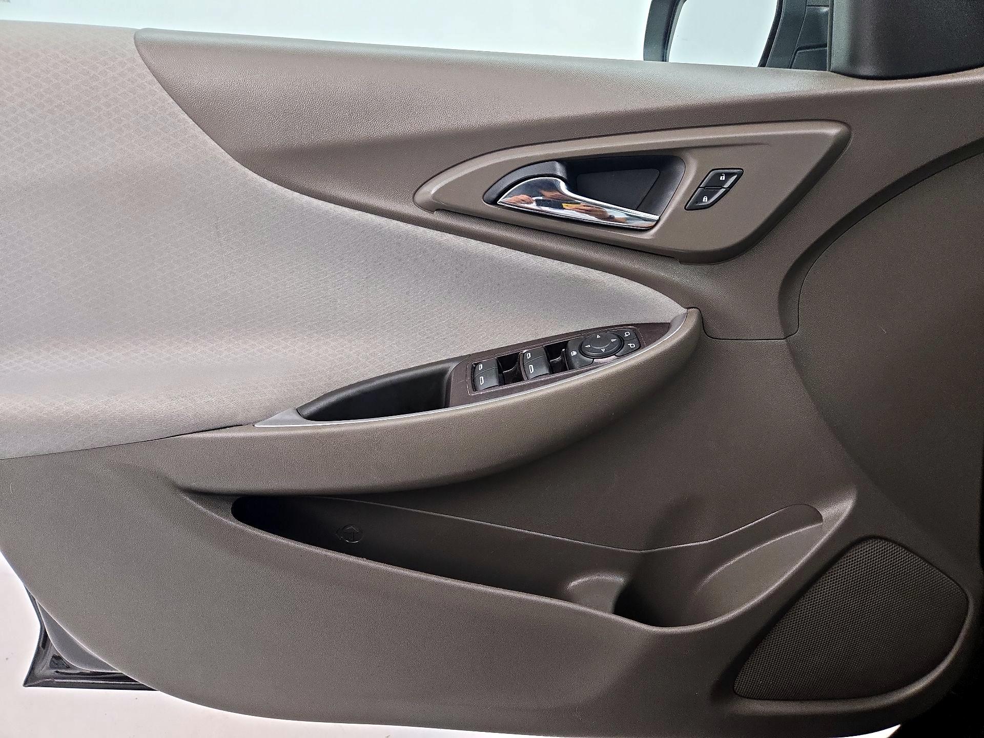 Thumbnail: 2020 Chevrolet Malibu - 12