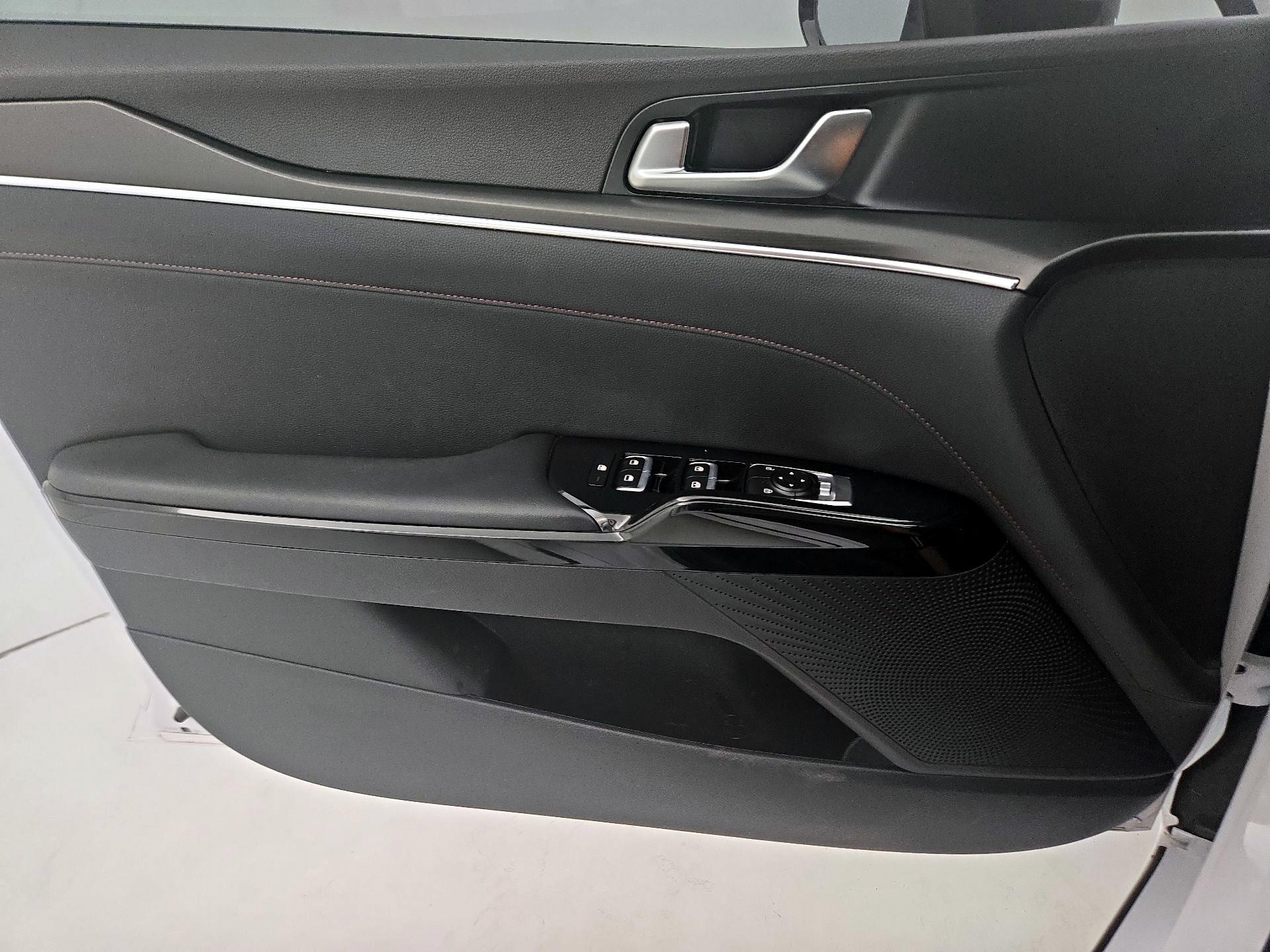 Thumbnail: 2022 Kia K5 - 12