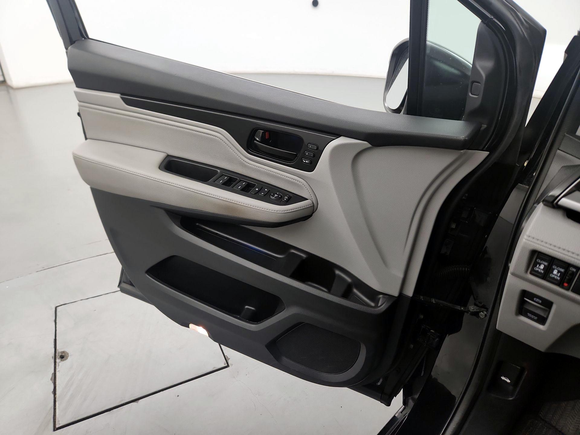 Thumbnail: 2022 Honda Odyssey - 12
